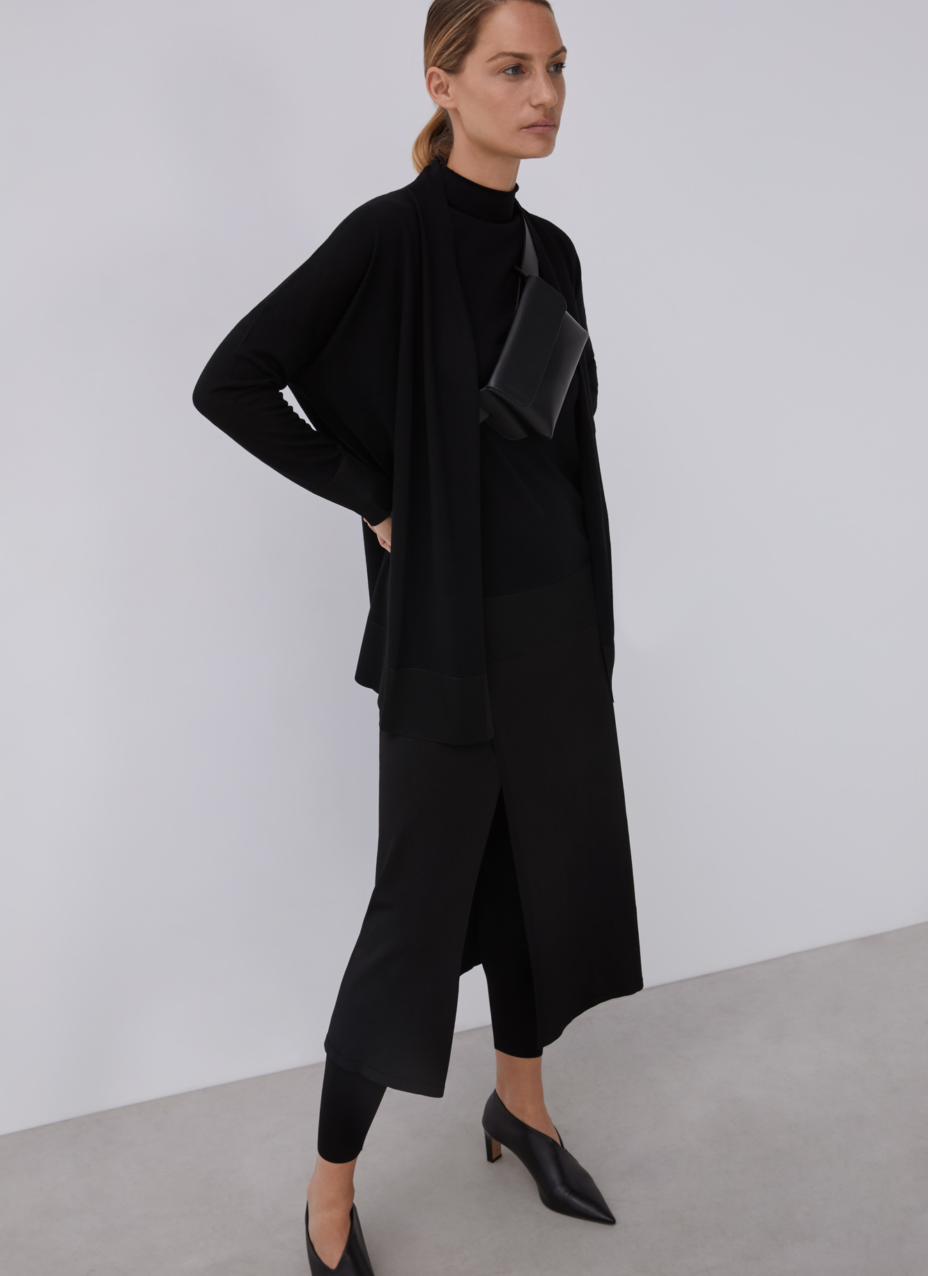 Plain knit skirt image number 3