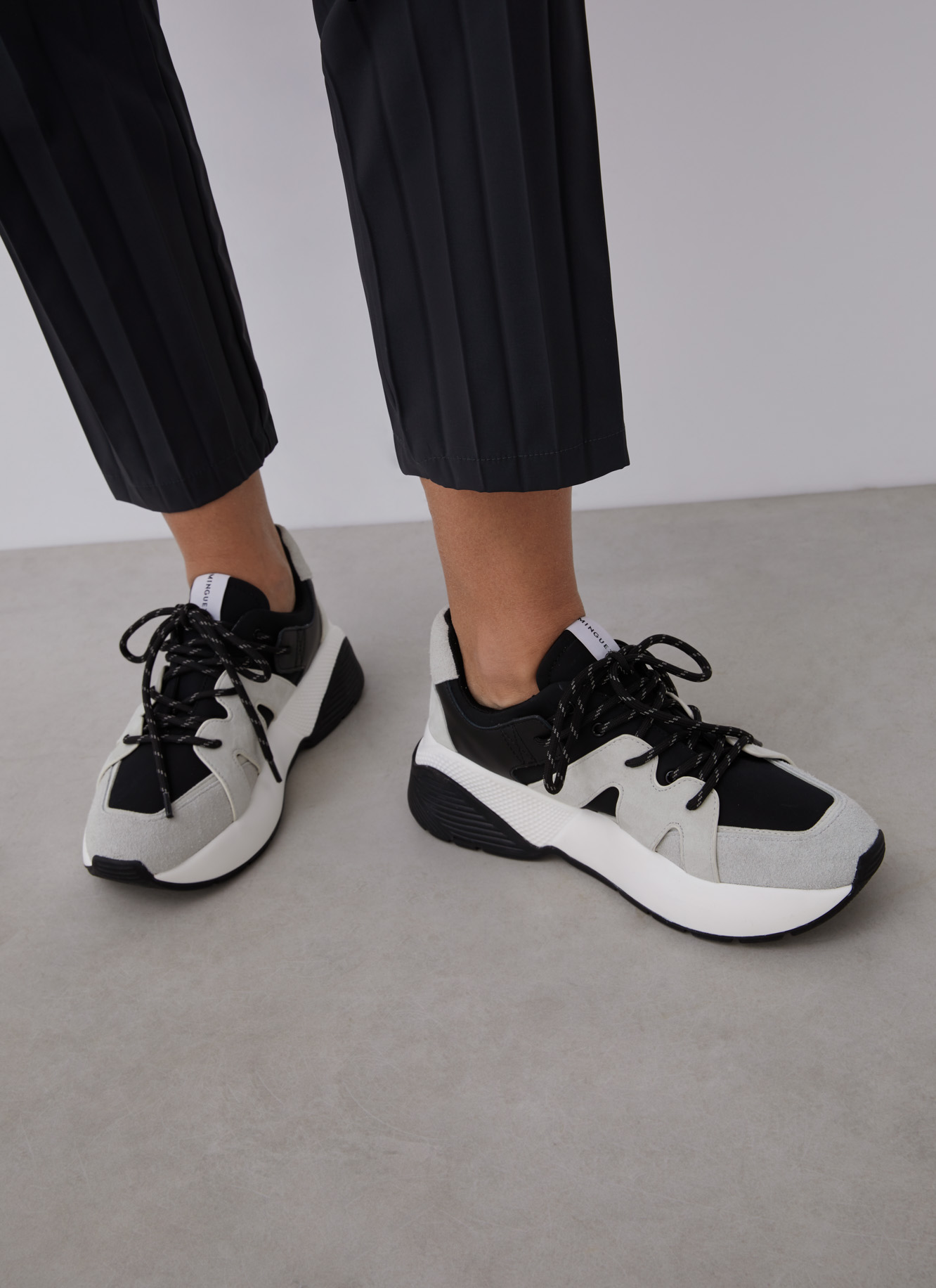 Bicolour chunky sneakers image number 3