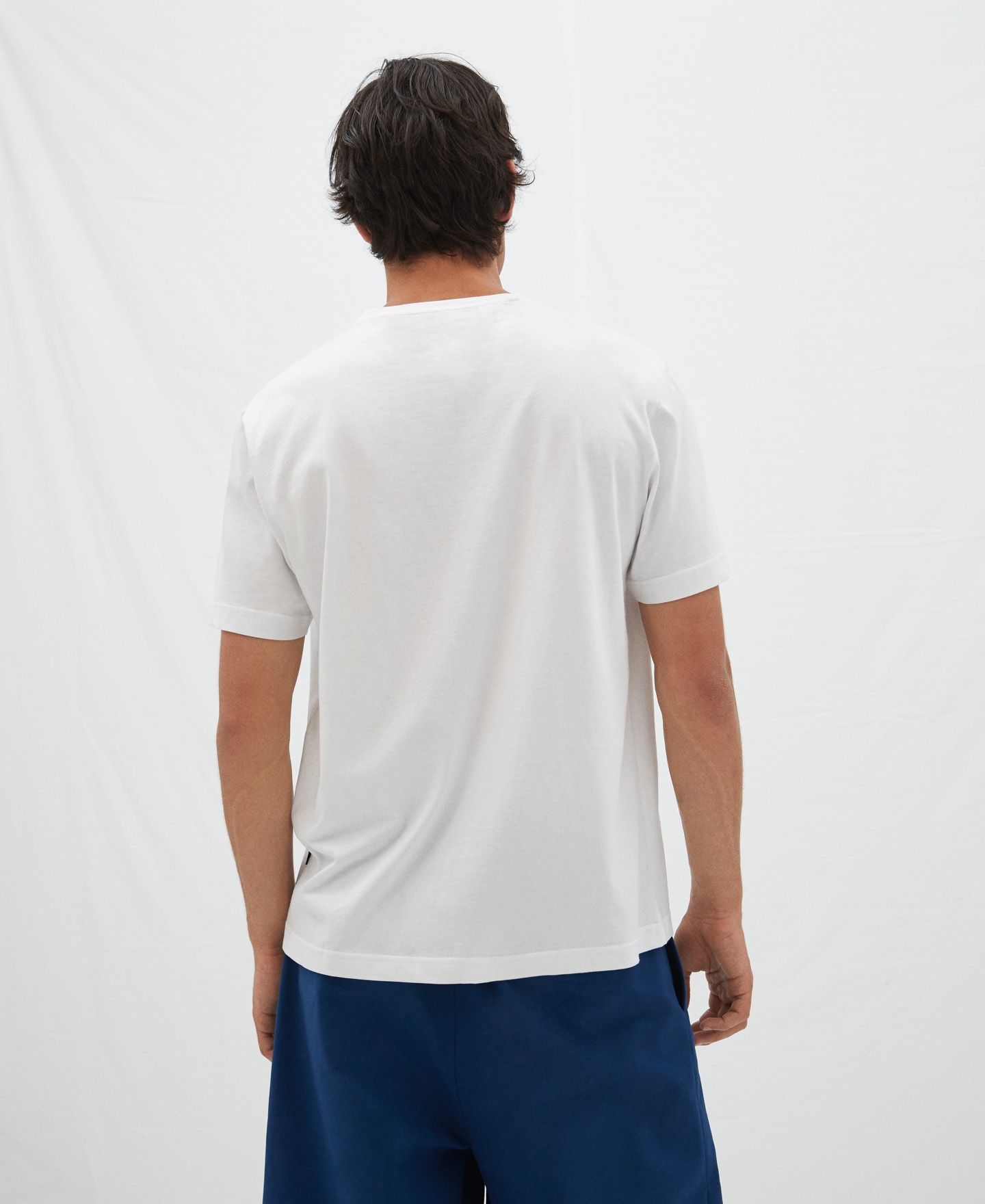 Camiseta cuello caja en algodón image number 2