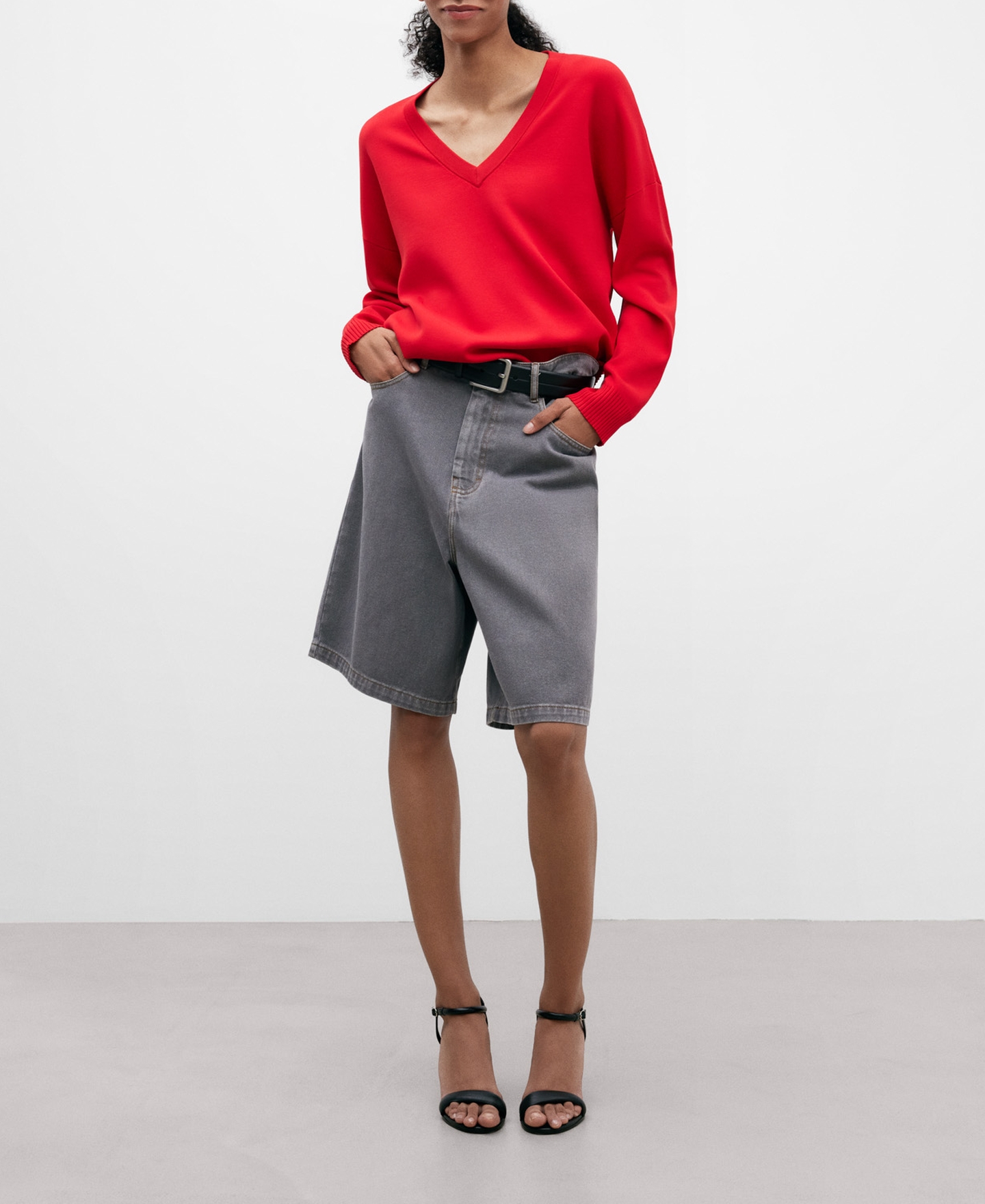 Jersey básico escote pico image number 1