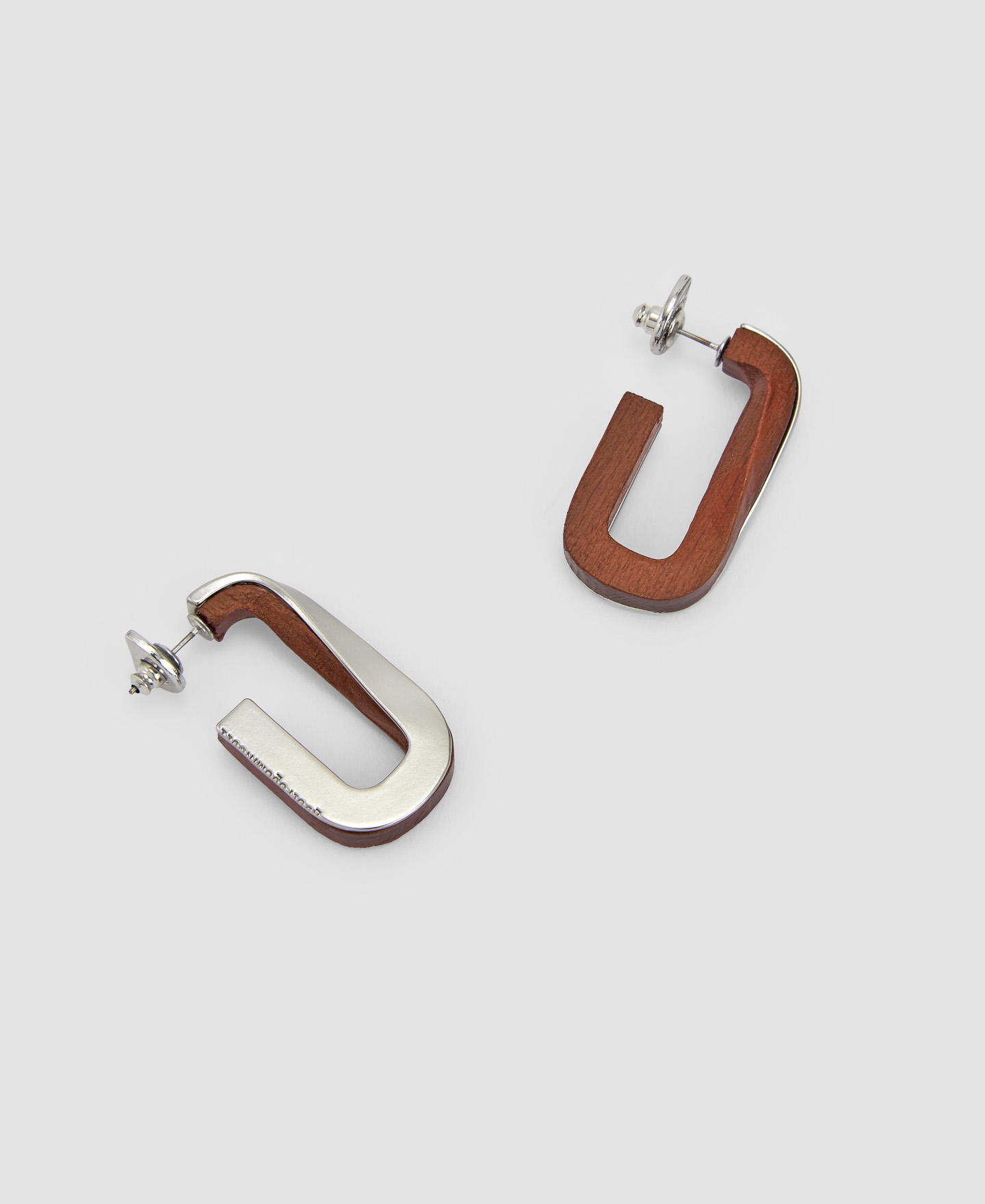 Zinc and wood Twist earring image number 1