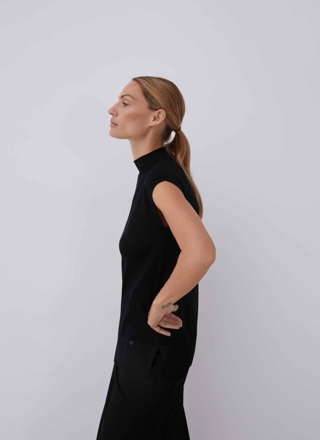 Merino wool short sleeve sweater image number 3