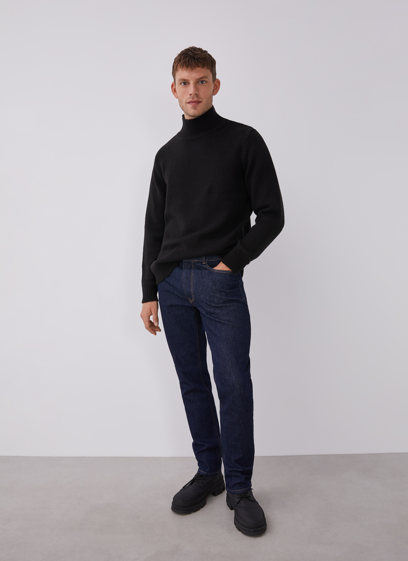 Slim fit jeans with five pockets image number 5