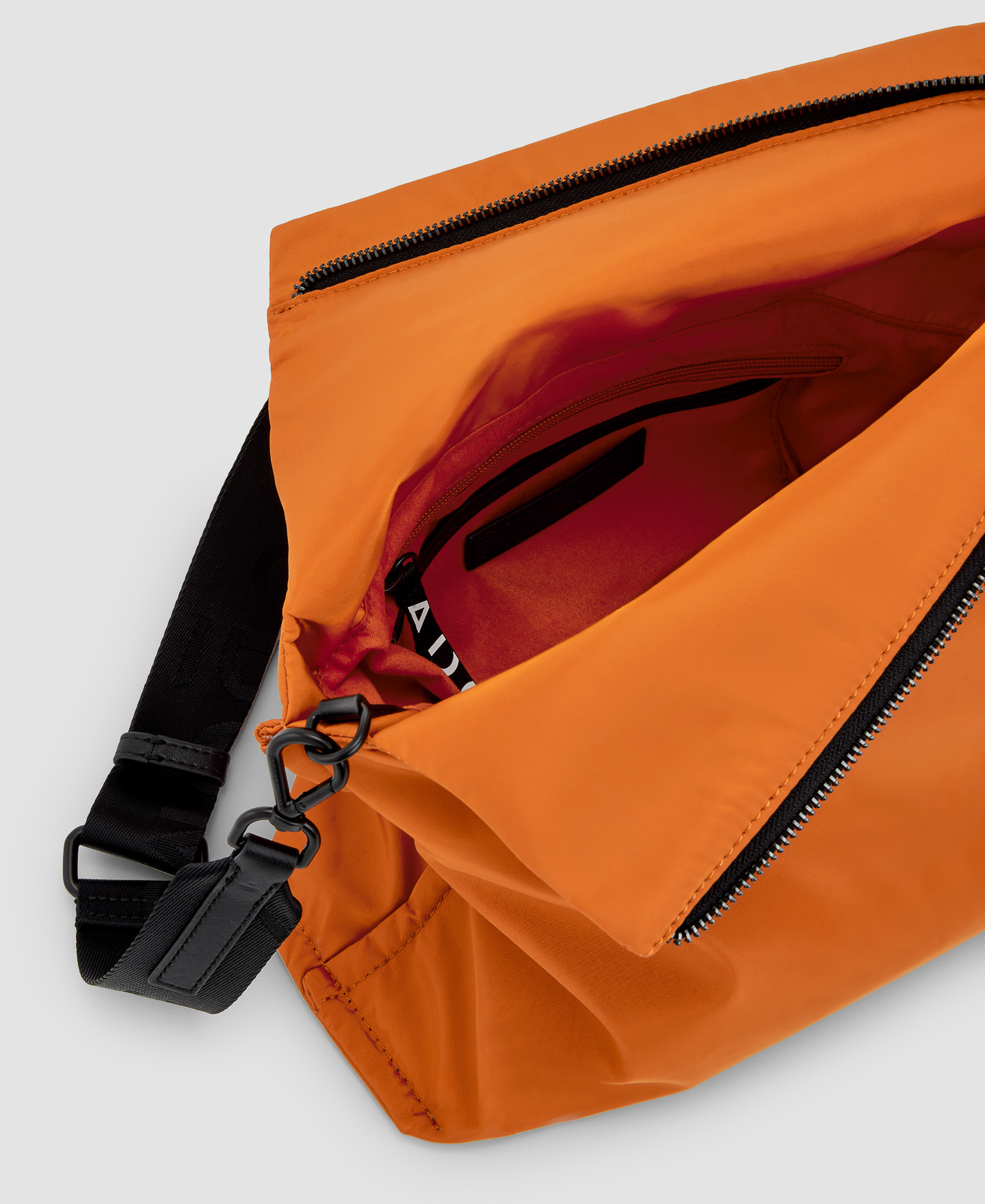 Medium shoulder bag image number 2