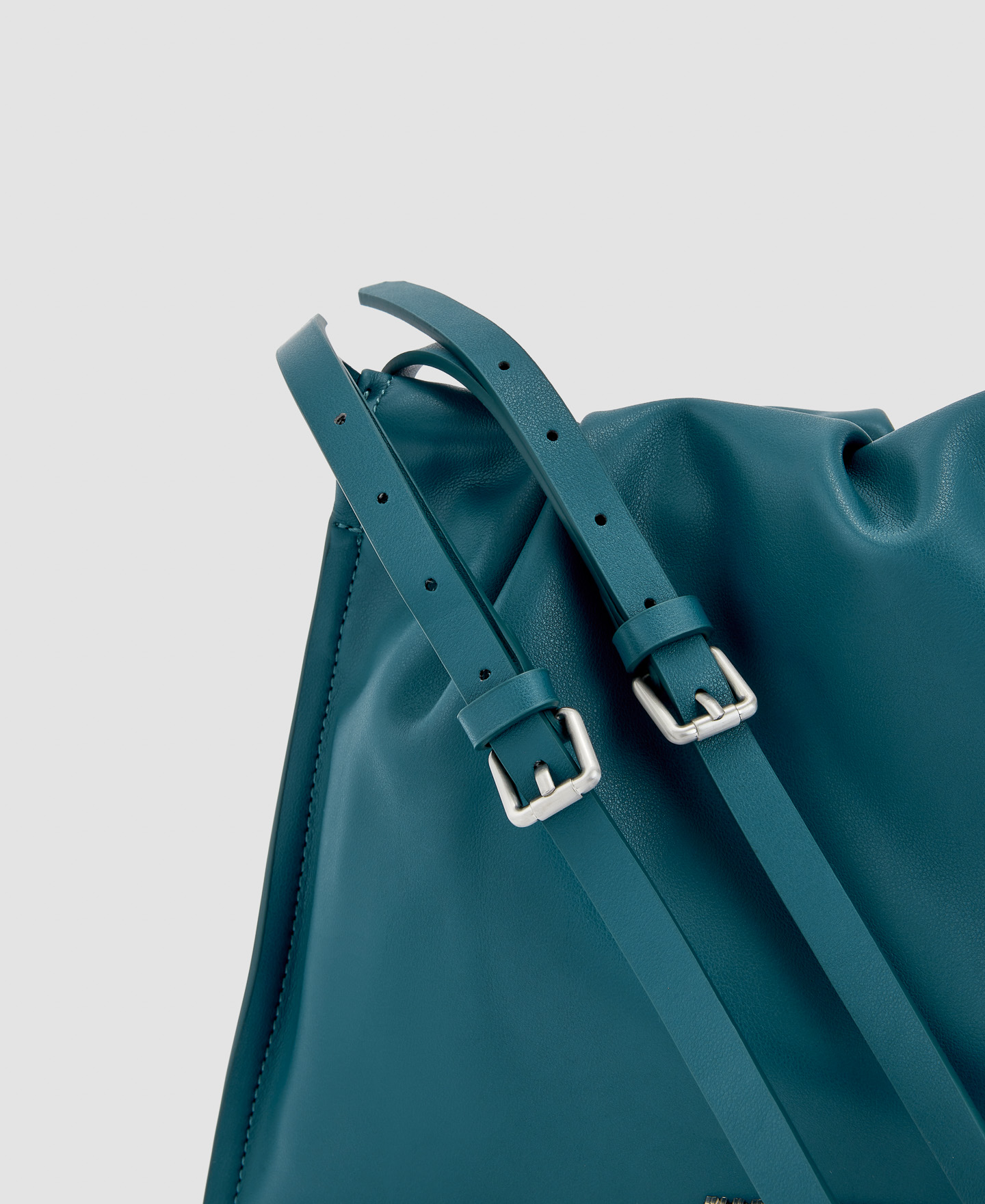 Recycled material shoulder bag image number 3