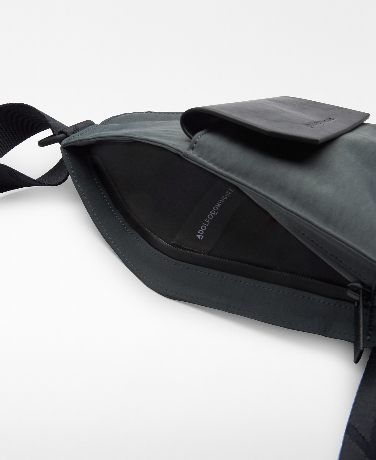 Sac bandoulière en nylon pour homme image number 3