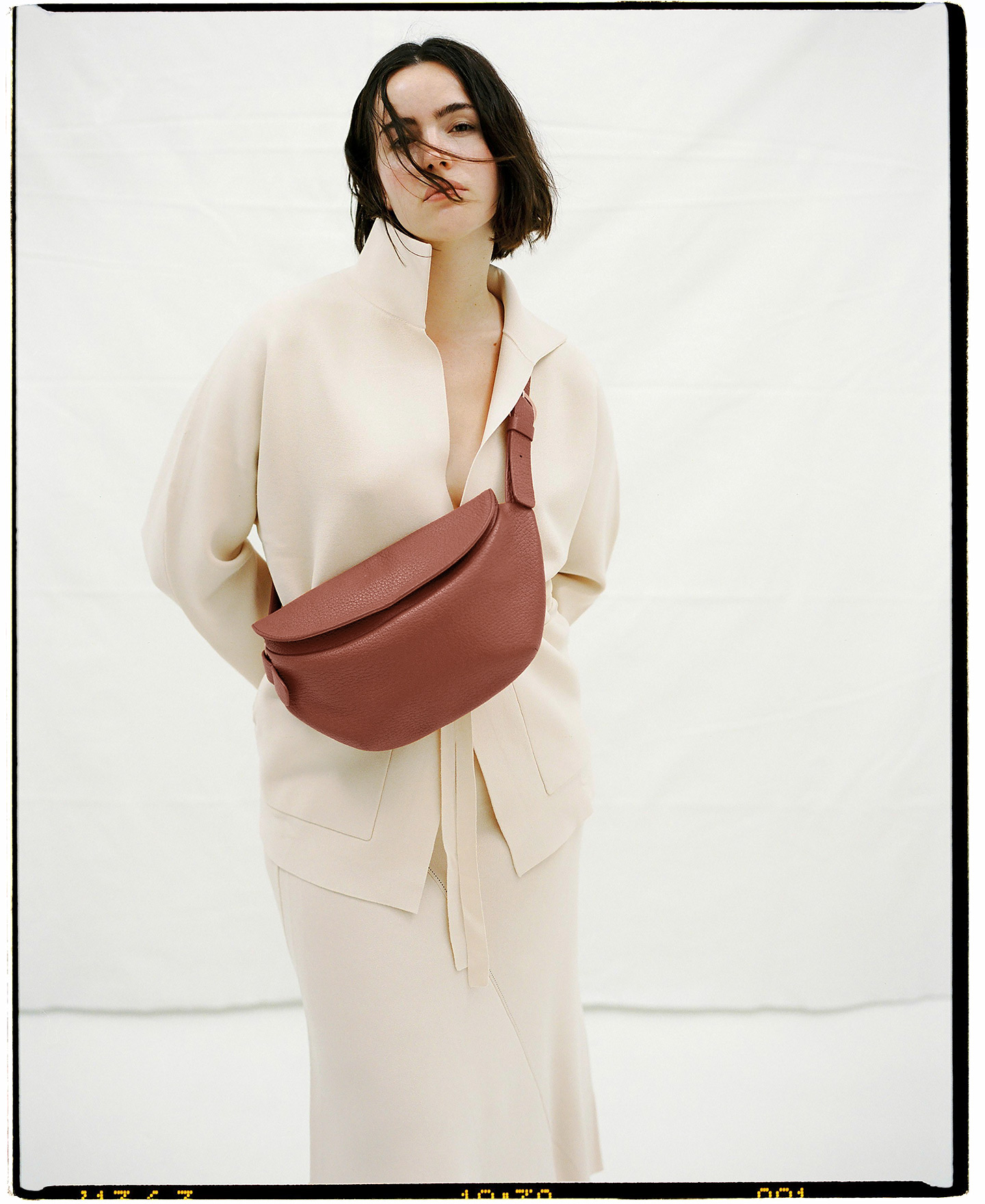 Grained leather fanny bag image number 3