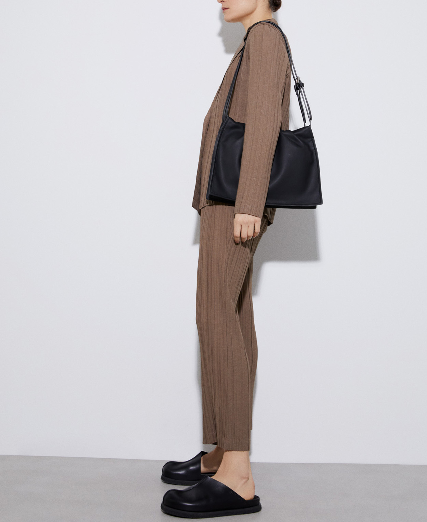 Crinkle trousers image number 1