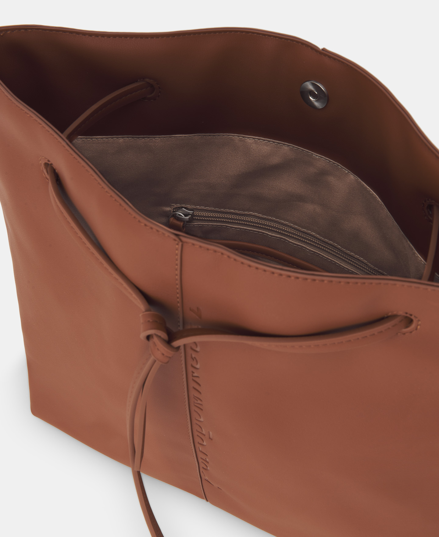 Bolso saco en materia soft image number 2