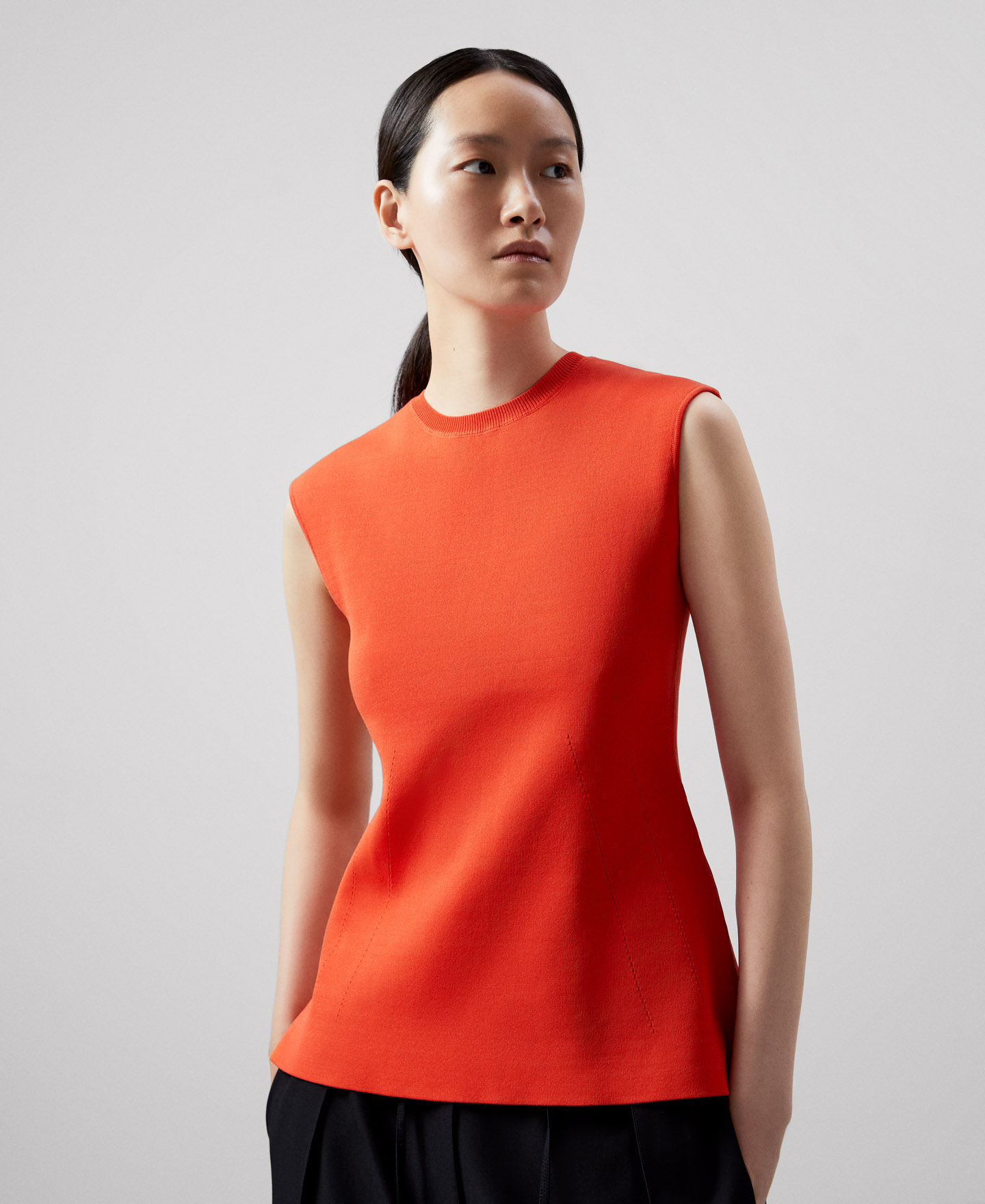 Top peplum en nailon reciclado image number 0