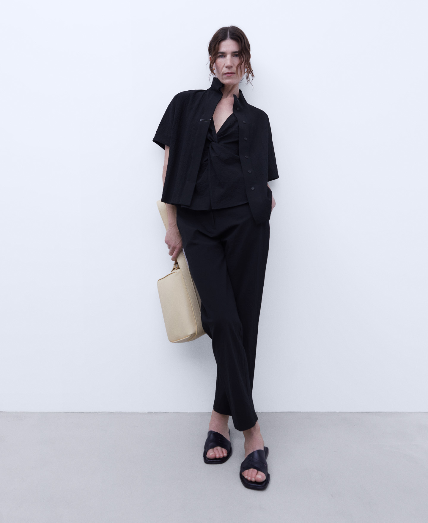 Cotton V-neckline top image number 1