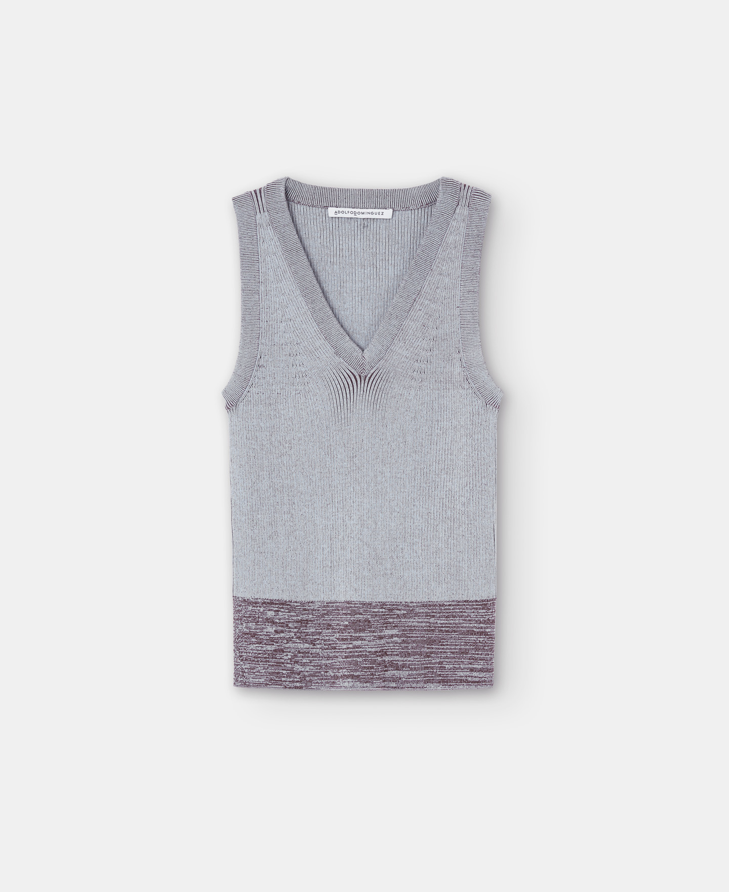 V-neck top in plated knit image number 4
