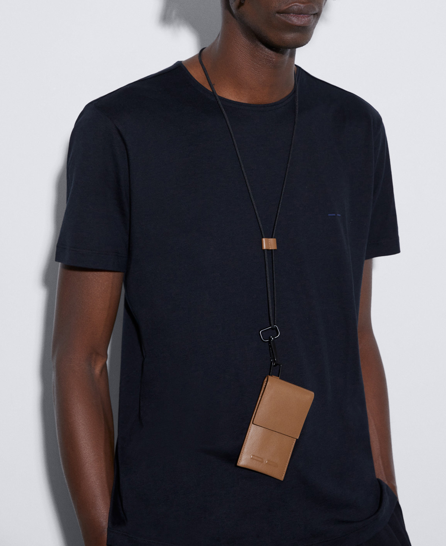 Responsible leather card holder image number 3