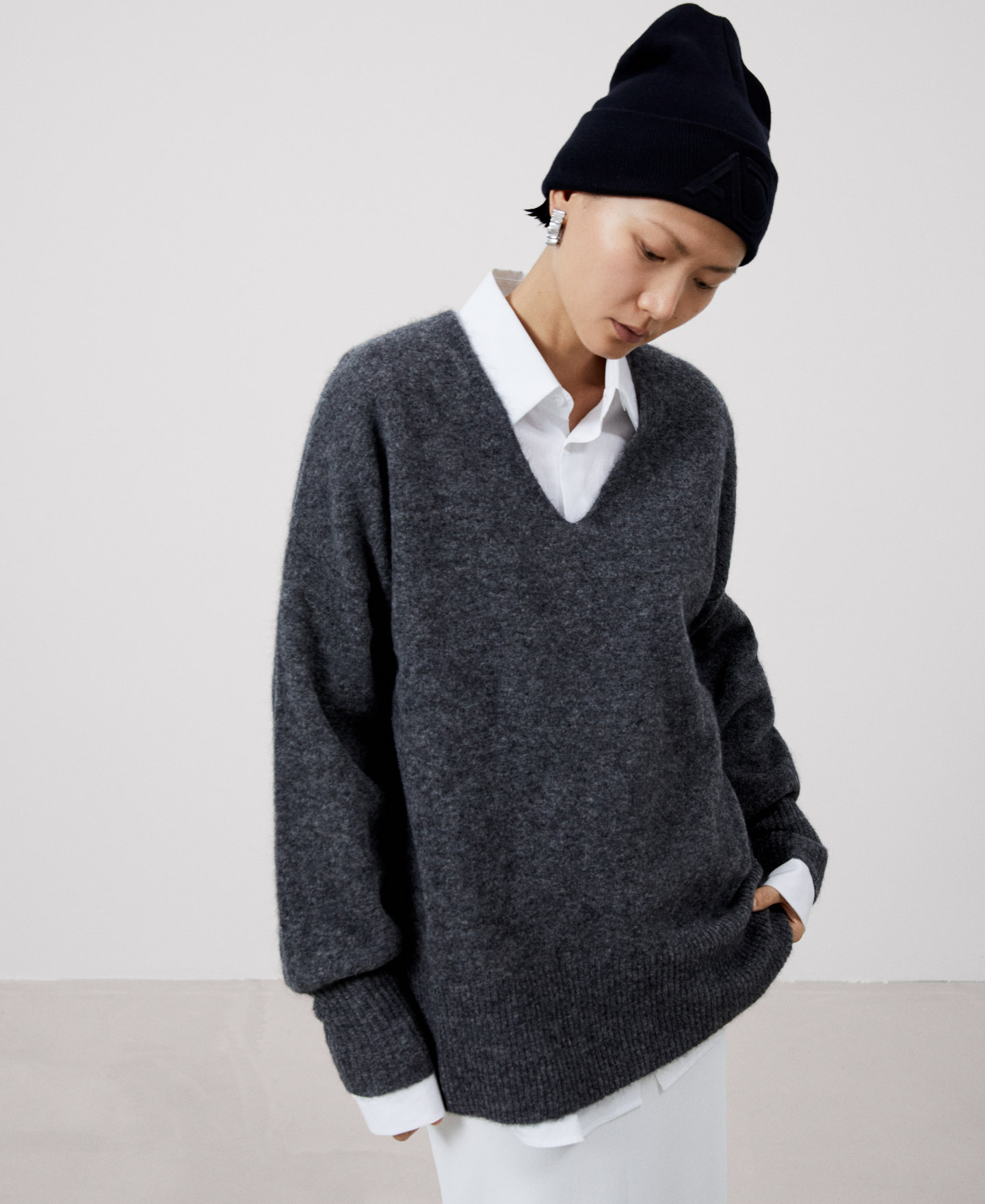 Jersey cuello pico en mohair image number 0