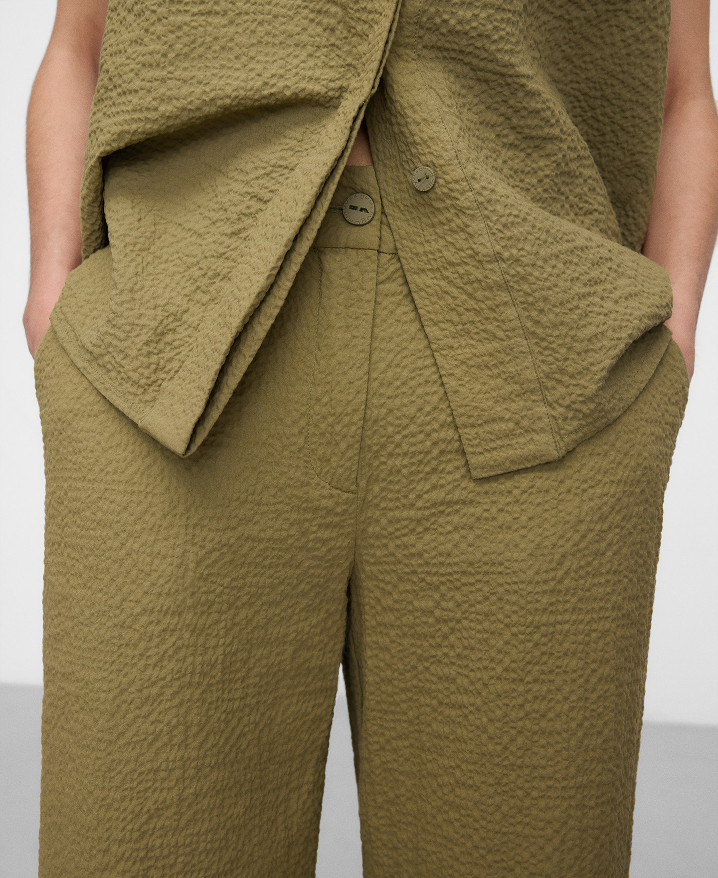 Pantal&oacute;n recto seersucker algod&oacute;n image number 3