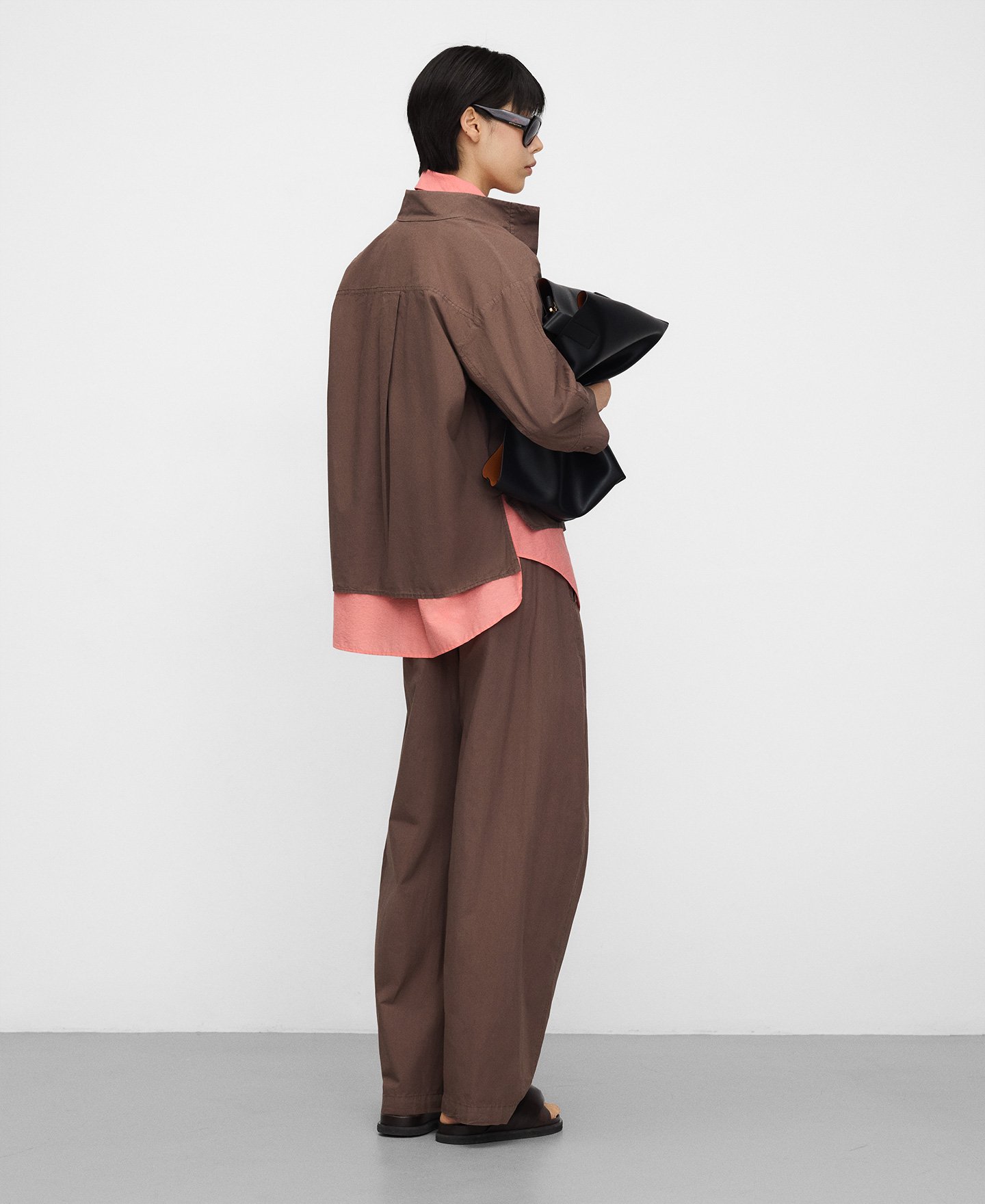 Organic cotton barrel fit trousers image number 2