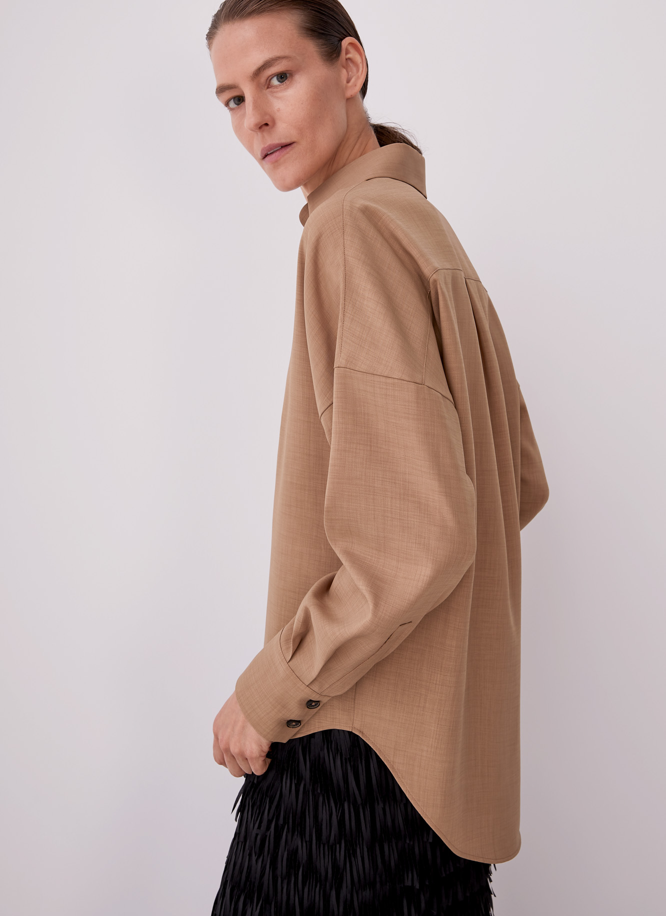 Camisa oversize sin botonadura image number 1