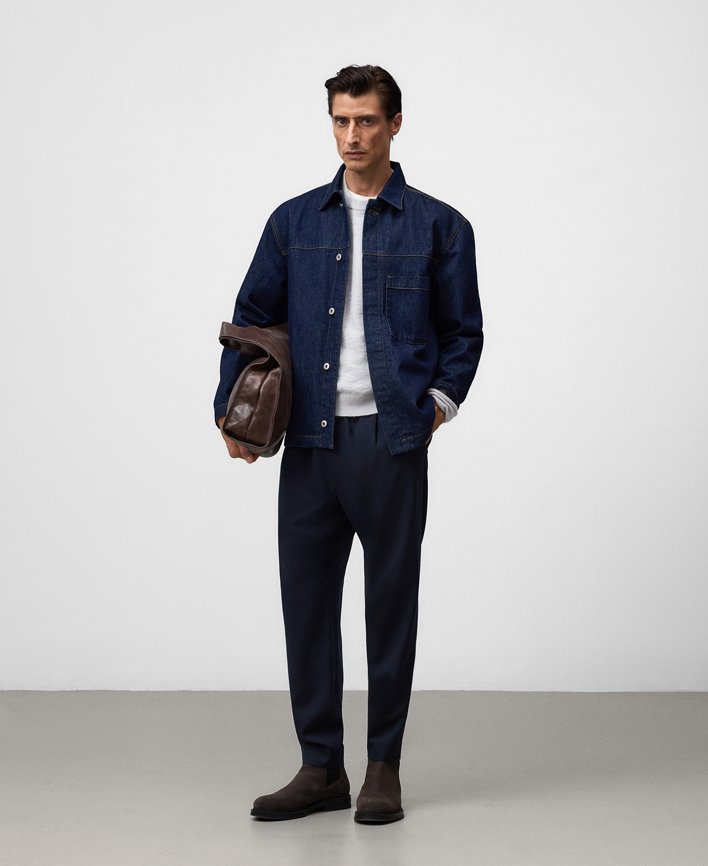 Pantalon chino en velours côtelé coupe classique pour homme image number 1