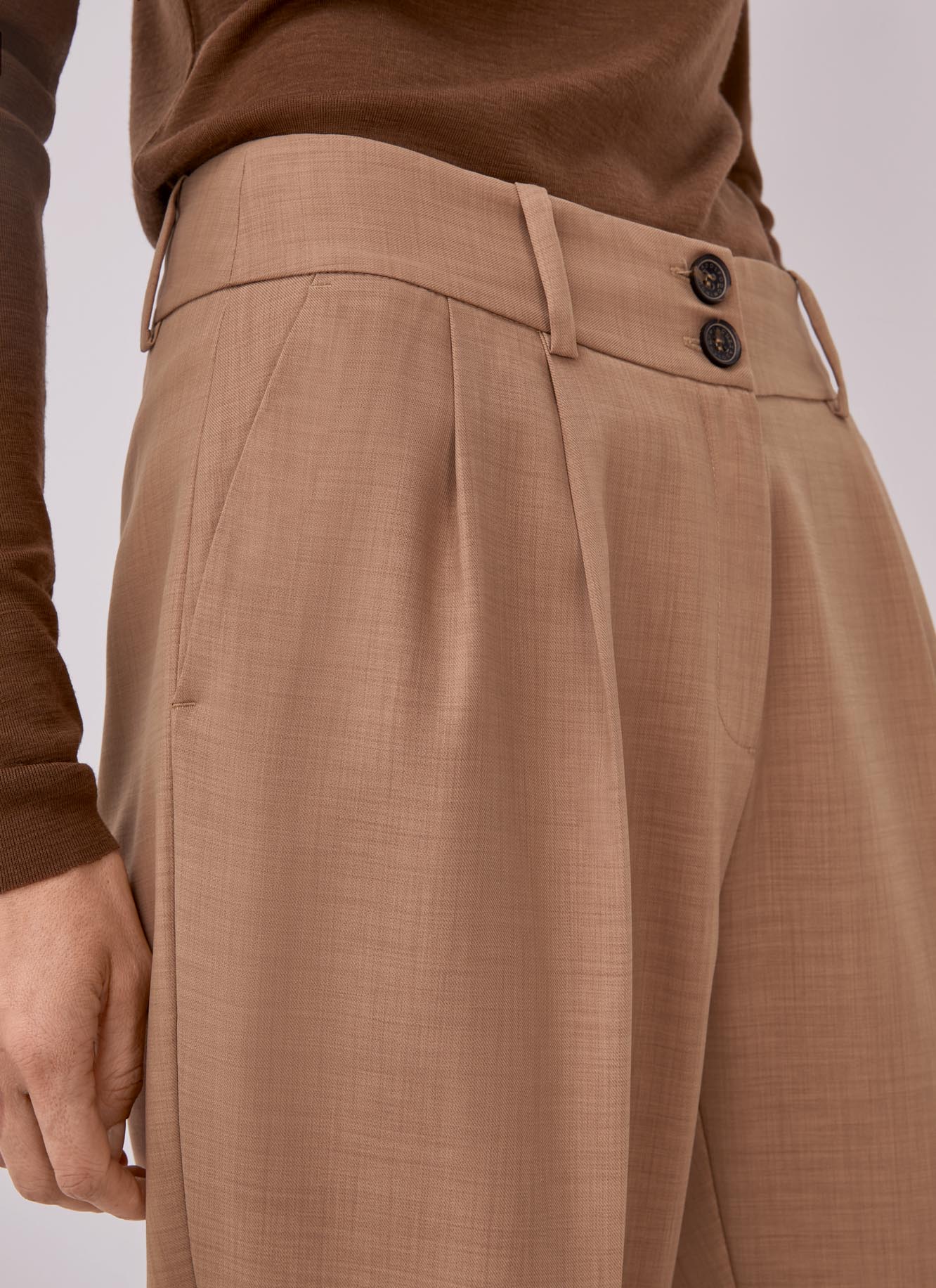 Carrot fit elastic trousers image number 1