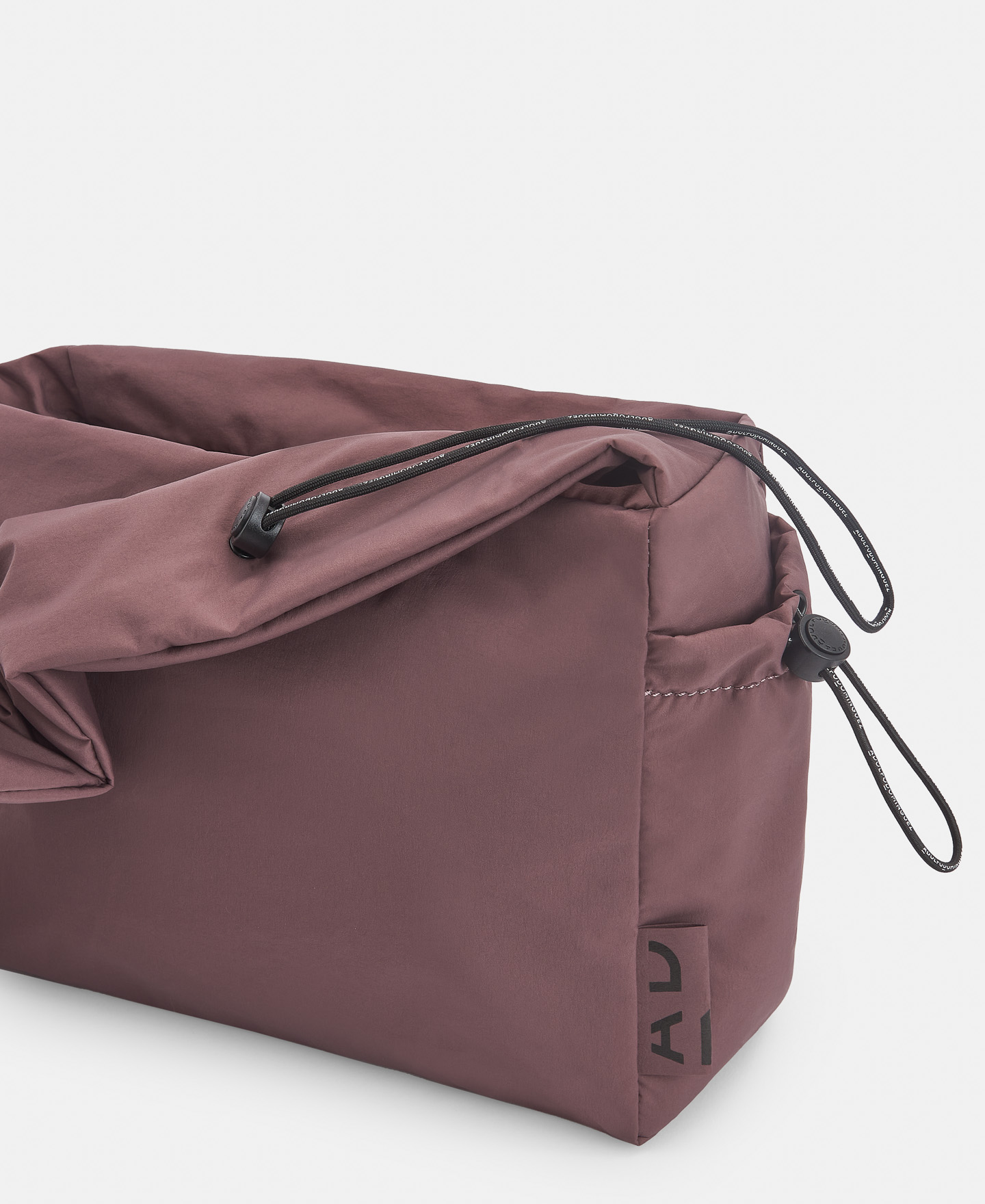 Recycled nylon shoulder bag image number 3