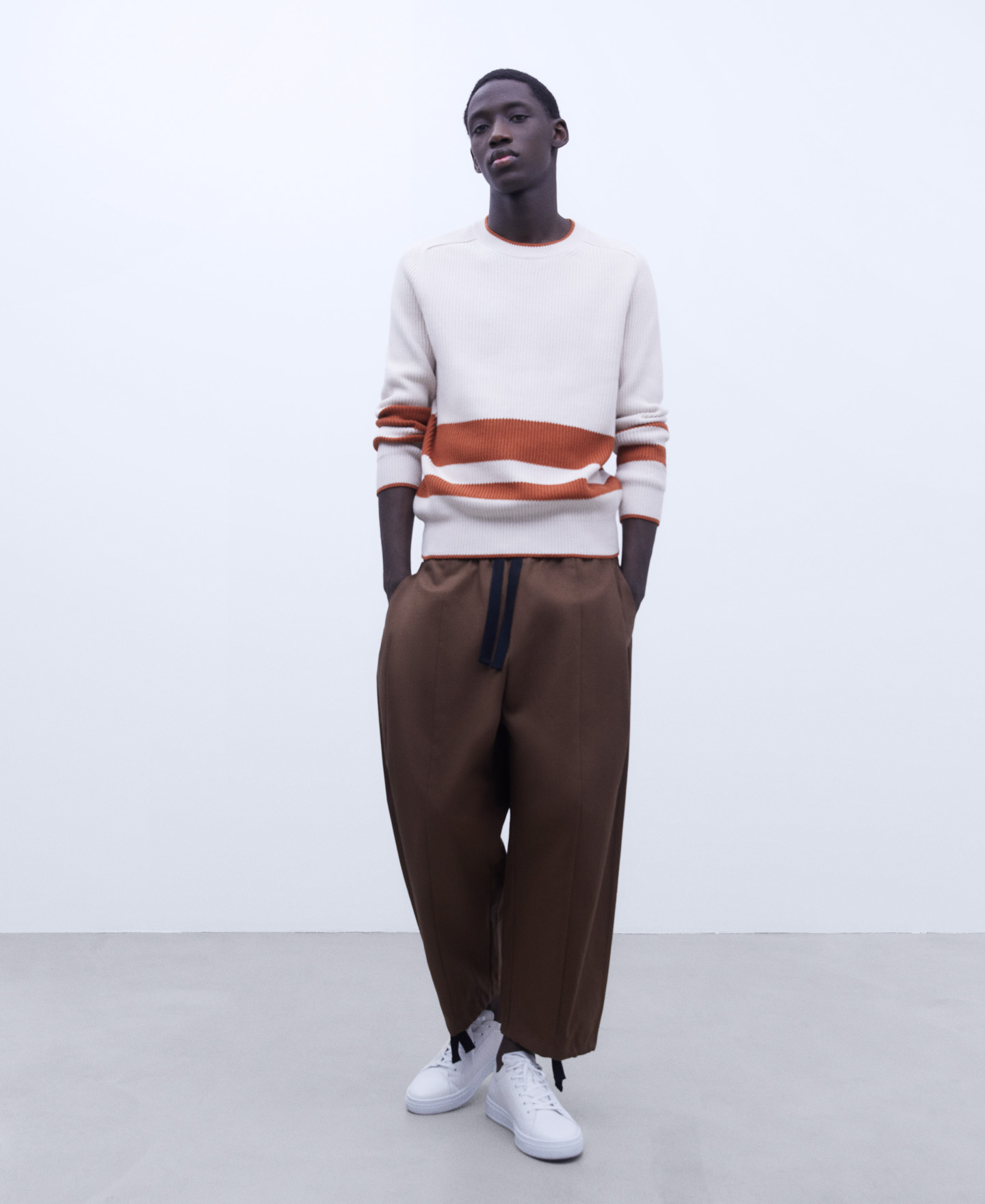 Cotton round neck sweater image number 1