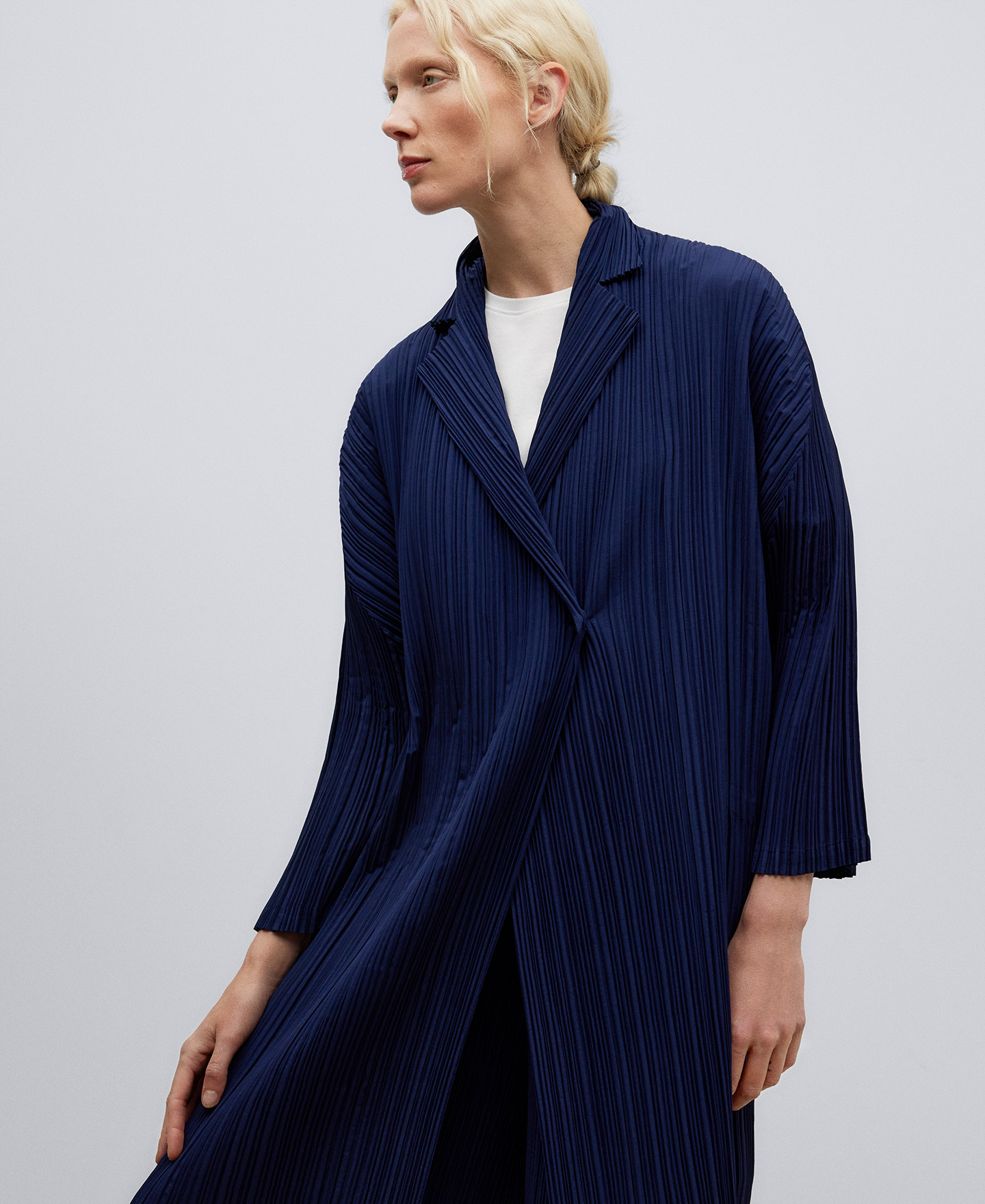 Chaqueta larga en crinkle mujer image number 3