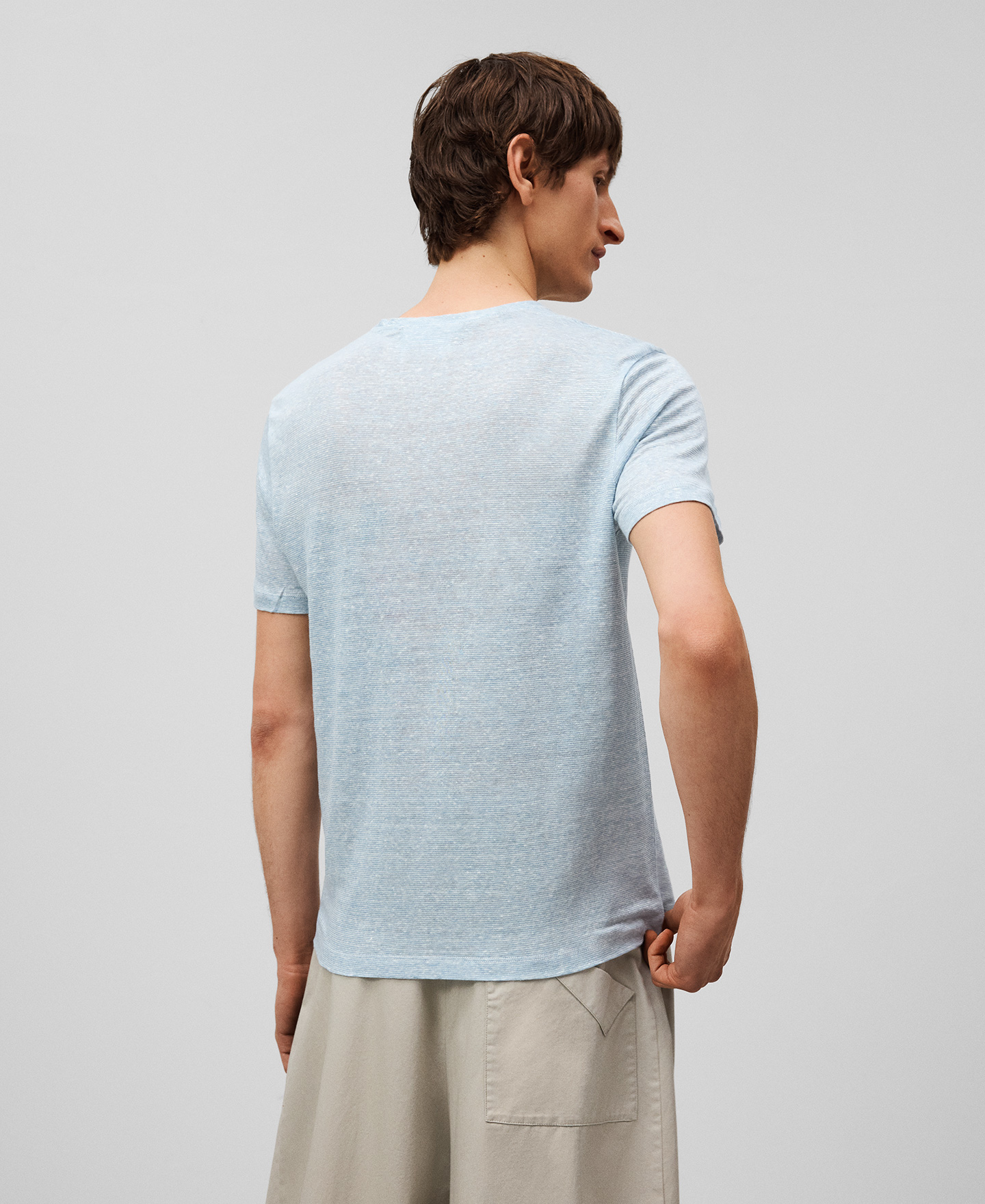 European linen structured T-shirt man image number 2