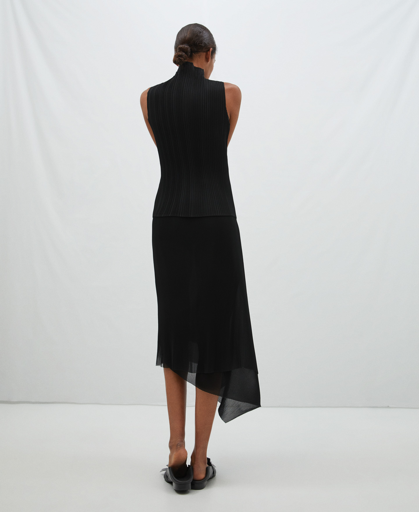 Asymmetric crinkle skirt image number 2