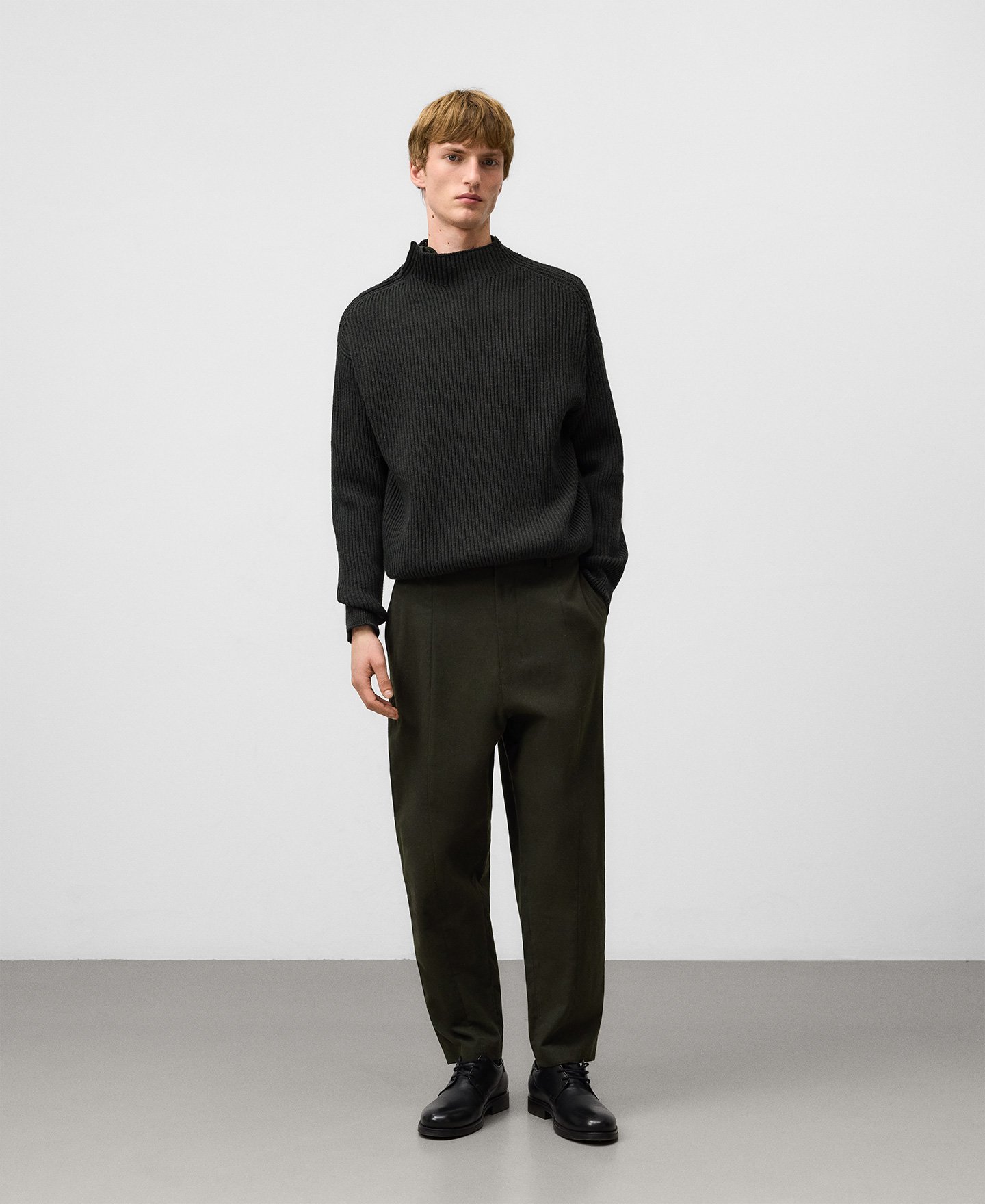 Pantalón barrel fit algodón hombre image number 1