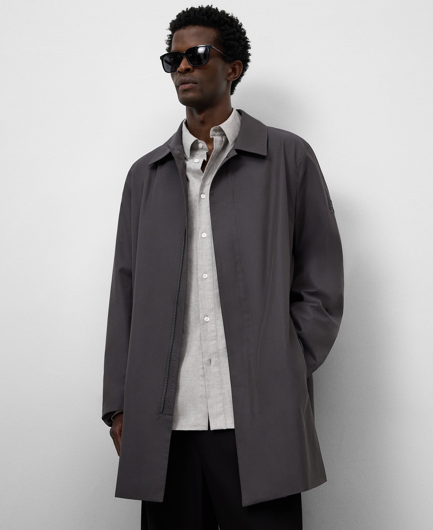 Gabardina com gola de aba para homem image number 0