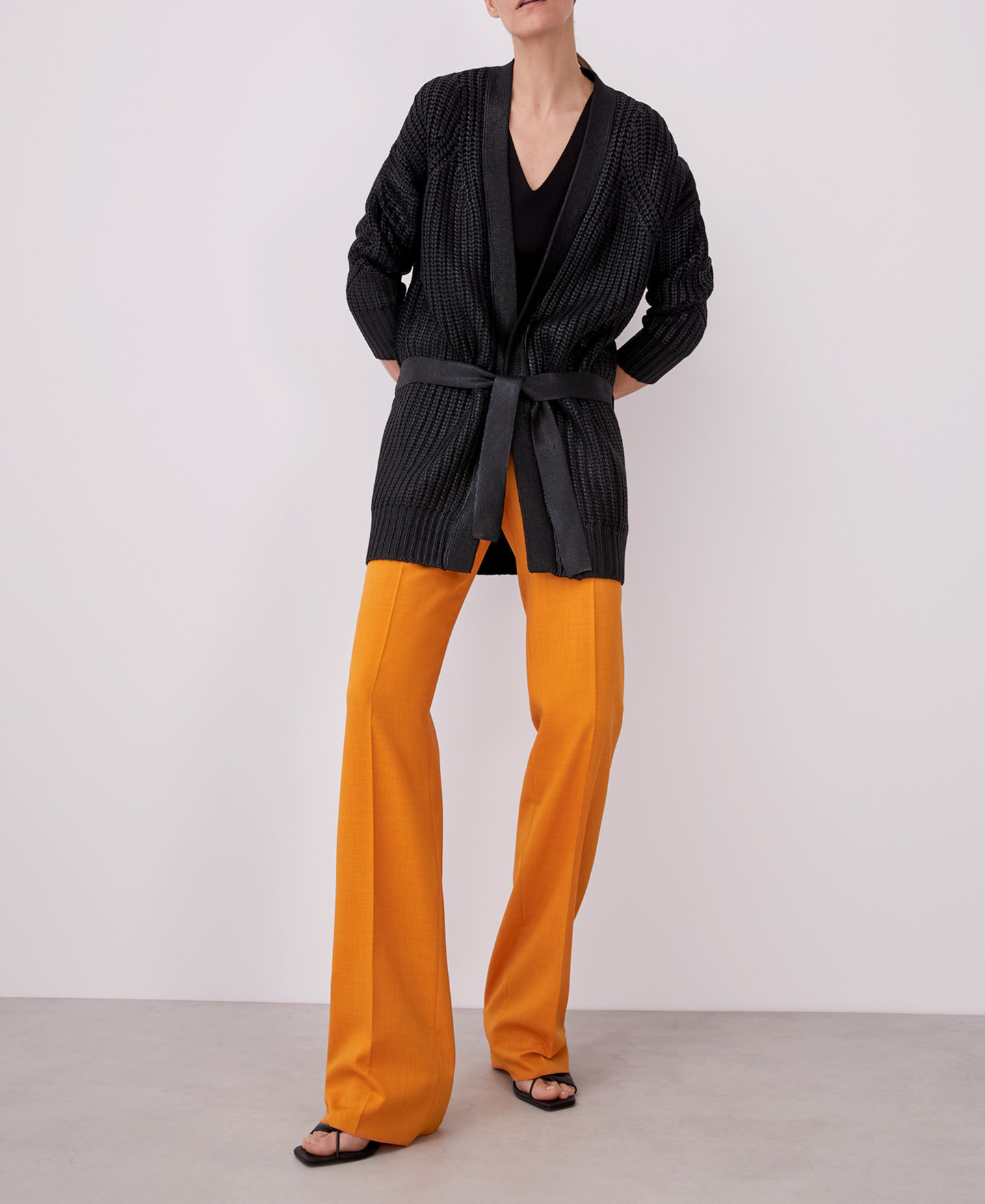 Elastic trousers with straight leg image number 3