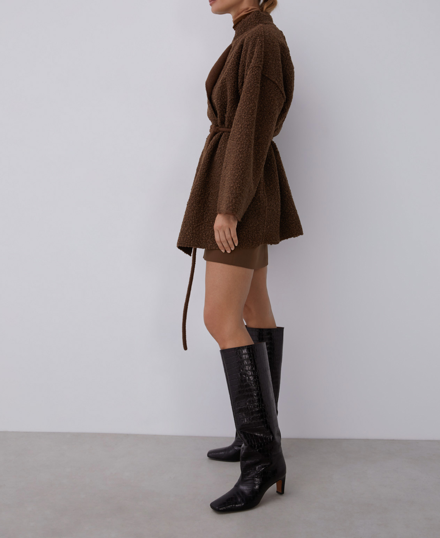 Wrap coat with chimney collar image number 4