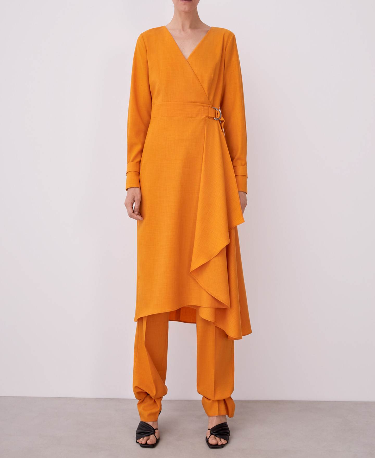 Vestido cruzado con godet lateral image number 5