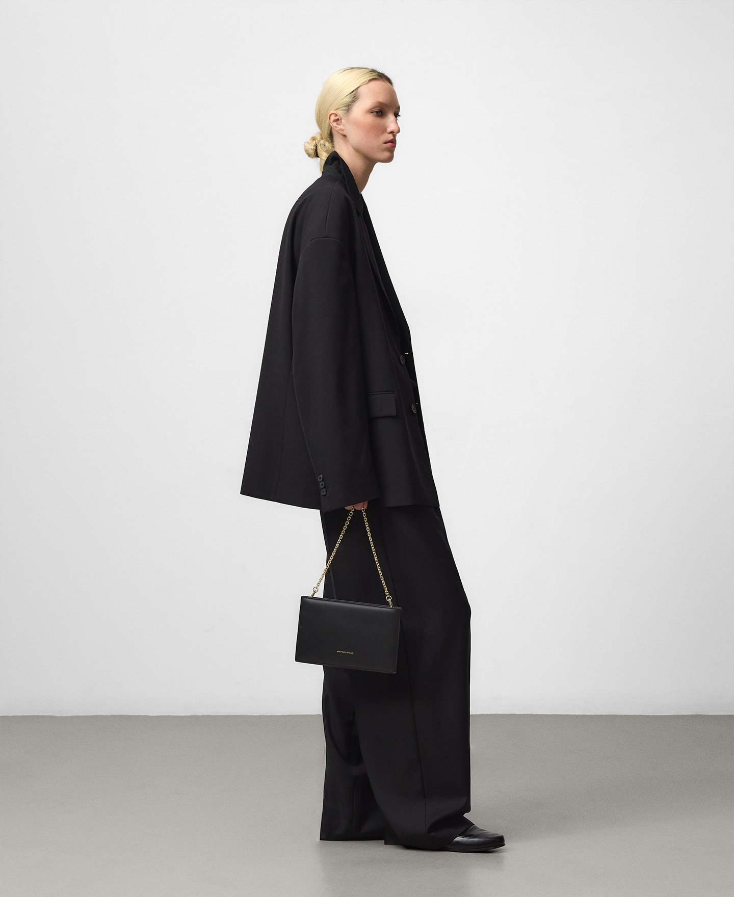 Clutch acolchado piel mujer image number 3