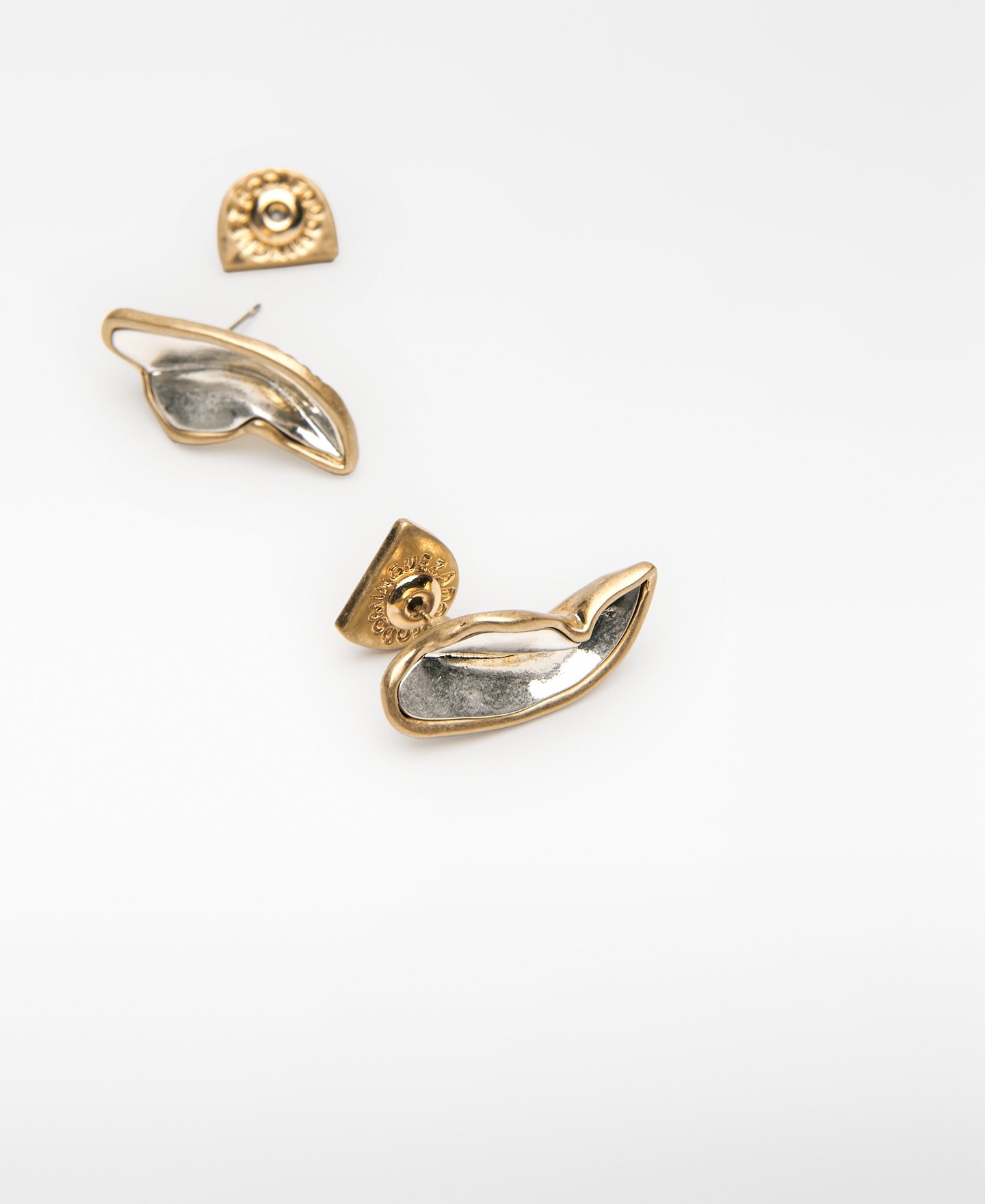 Double-lacquered leaf earrings woman image number 2