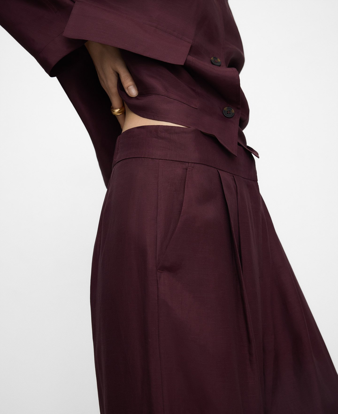 Double-pleat trousers image number 3