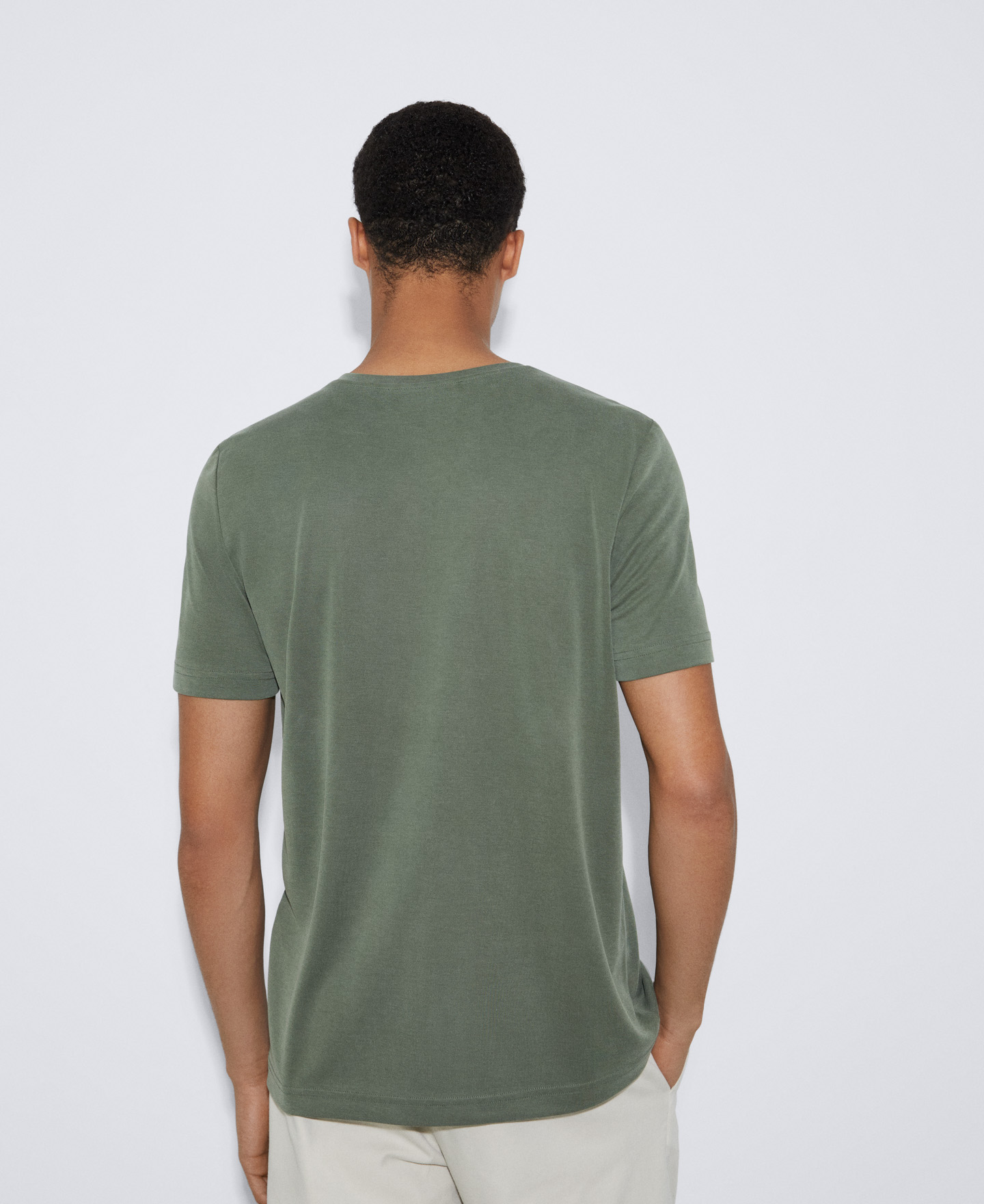 Camiseta básica en modal responsable image number 2