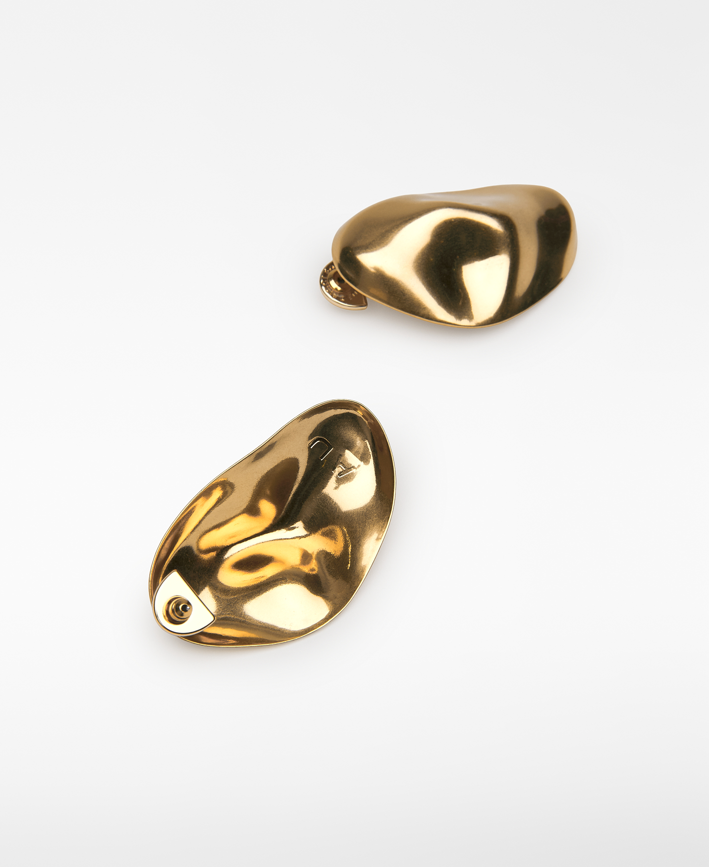 Organic-shaped metal earrings image number 1