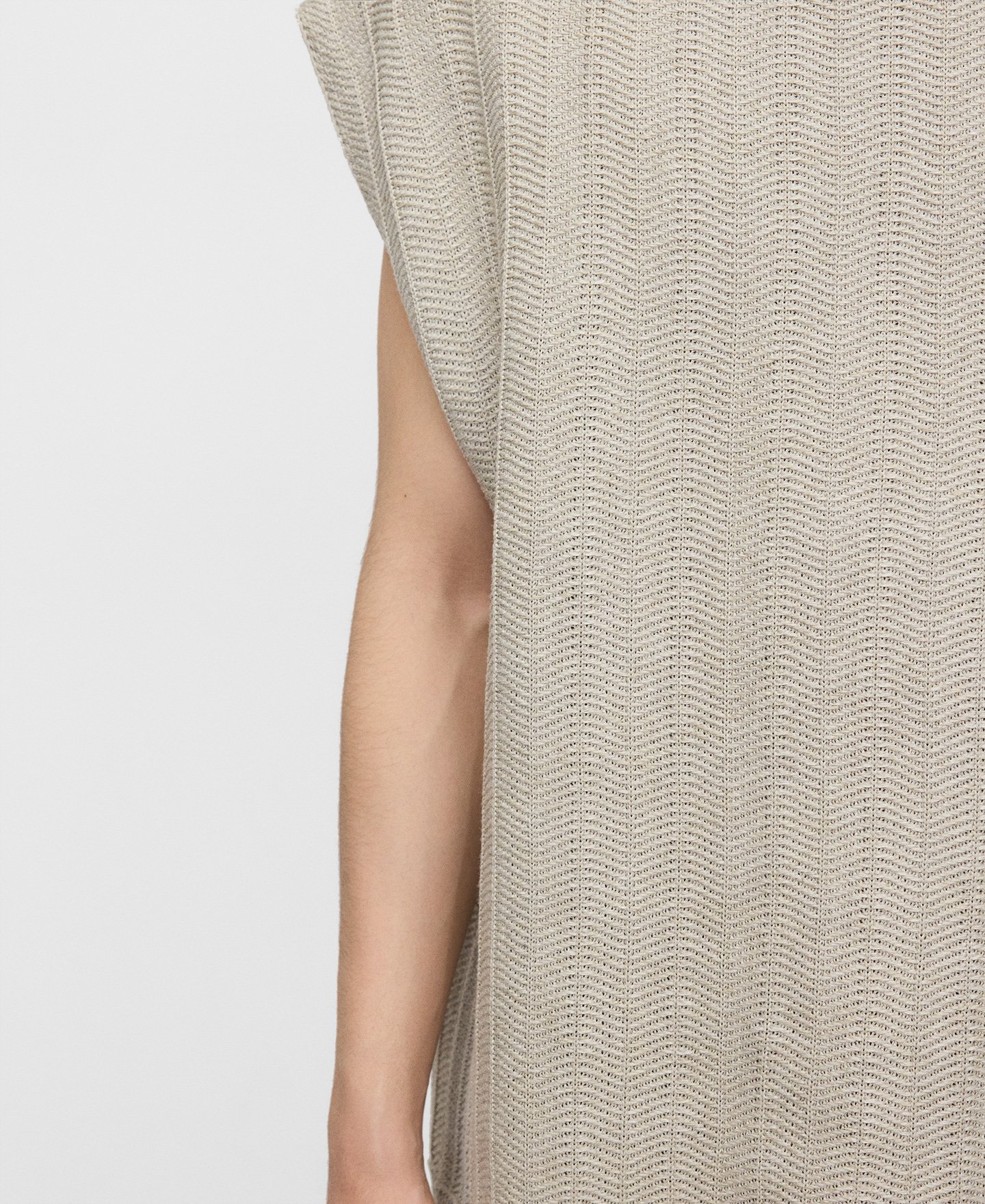 Chaleco oversize textura rafia image number 3