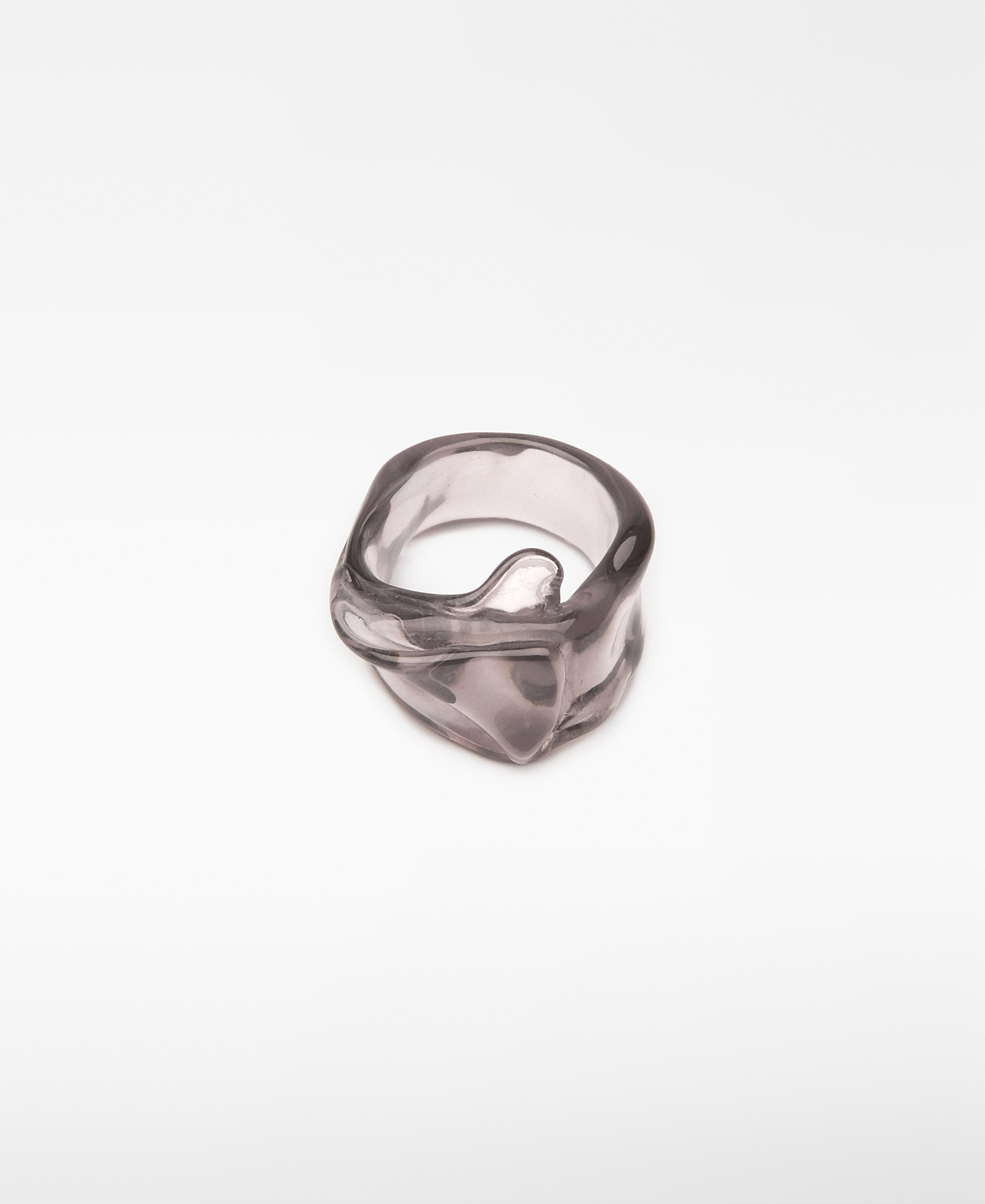 translucent resin ring woman image number 0