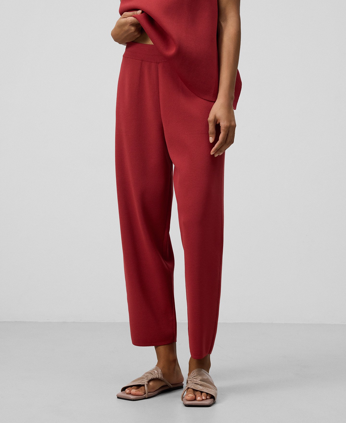 Pantalón barrel fit punto mujer image number 0