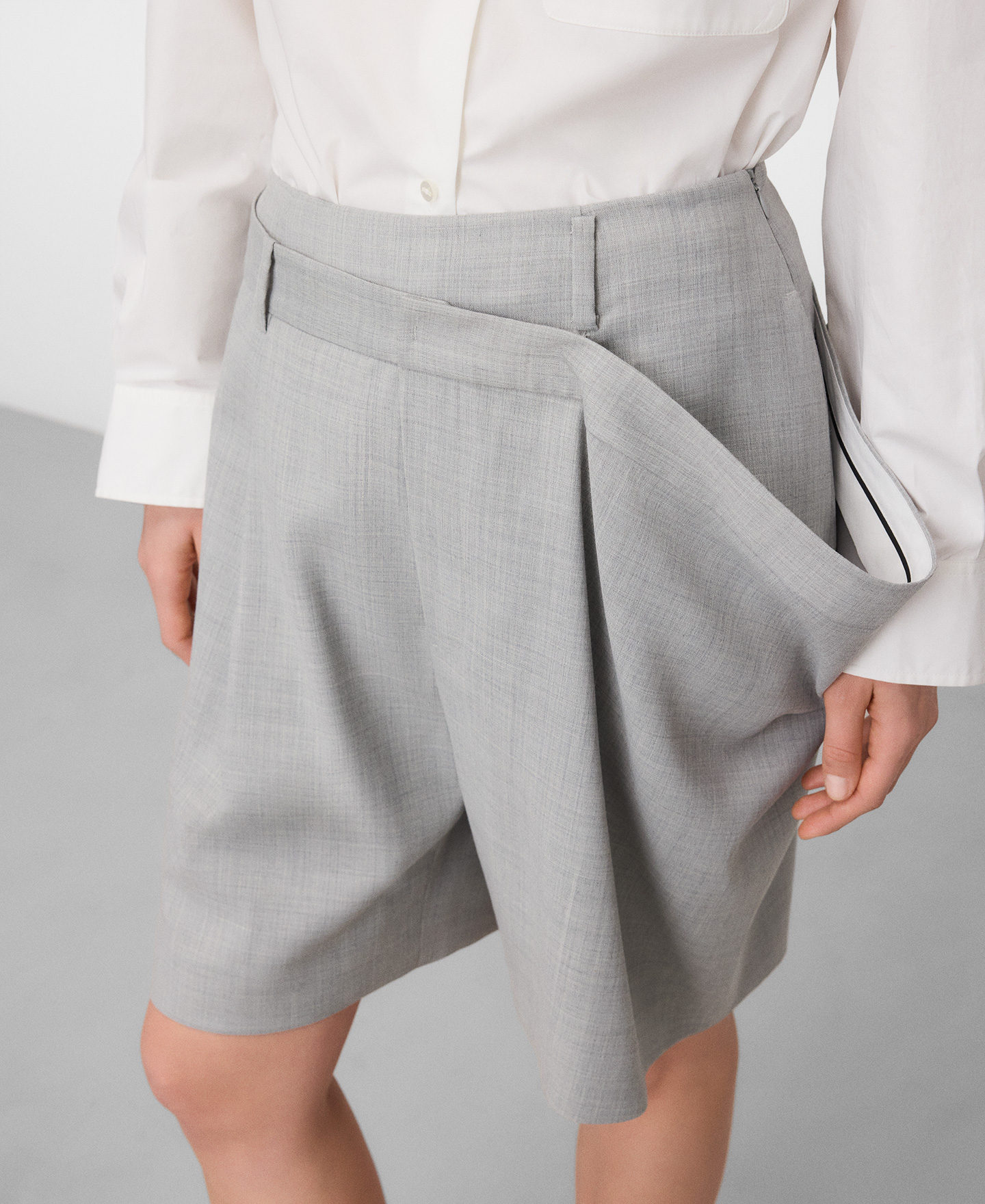 Tailored bermuda whit dropped waistband image number 3