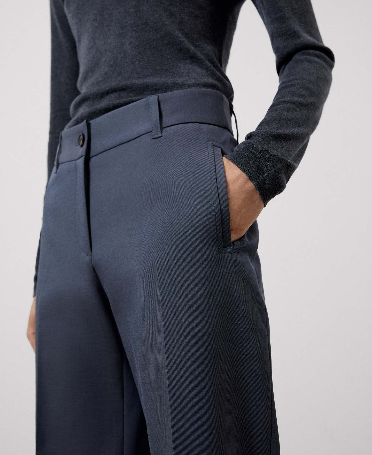 Pantalón de pinzas en algodón orgánico image number 3