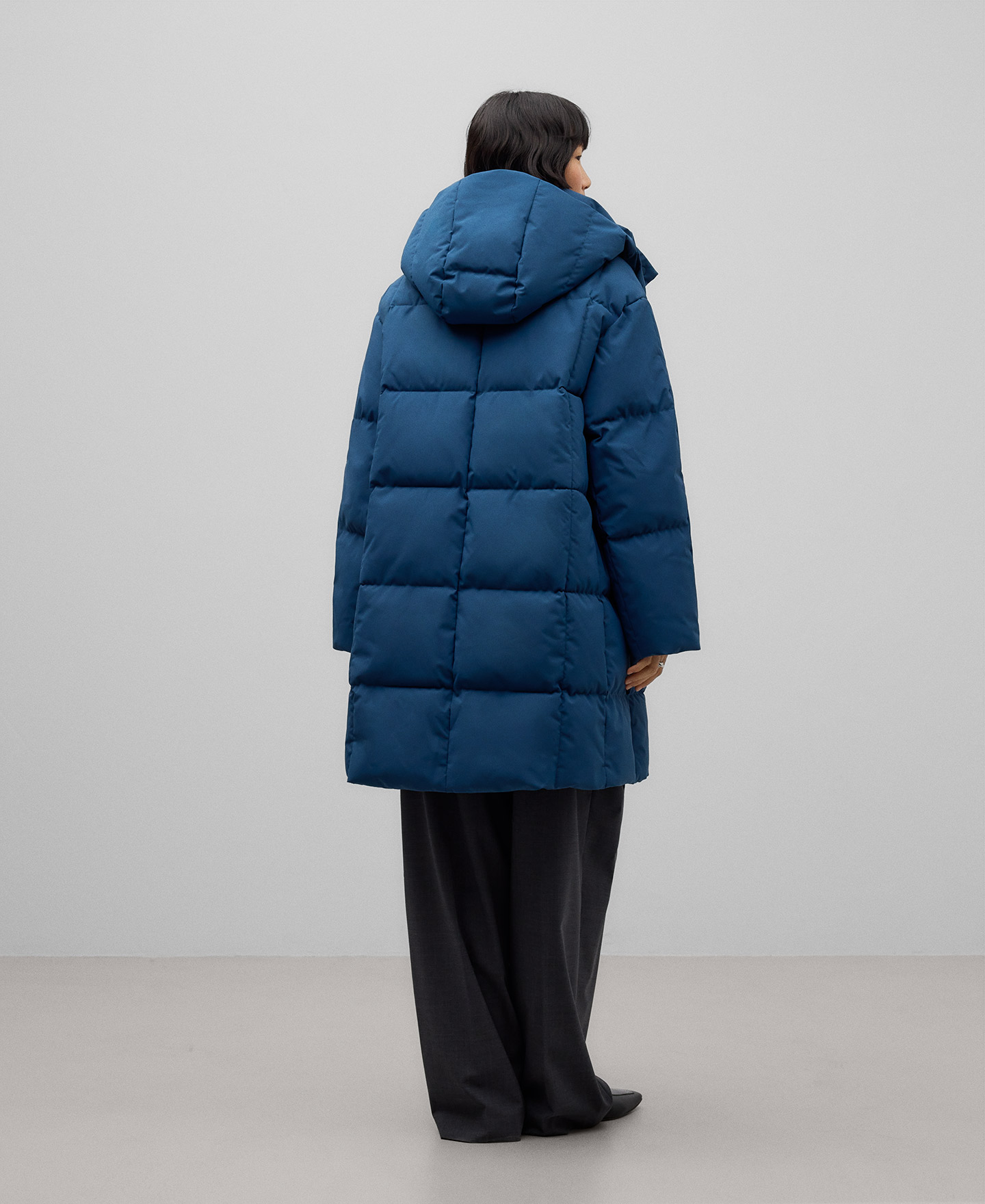 Chaquet&oacute;n largo acolchado capucha mujer image number 2