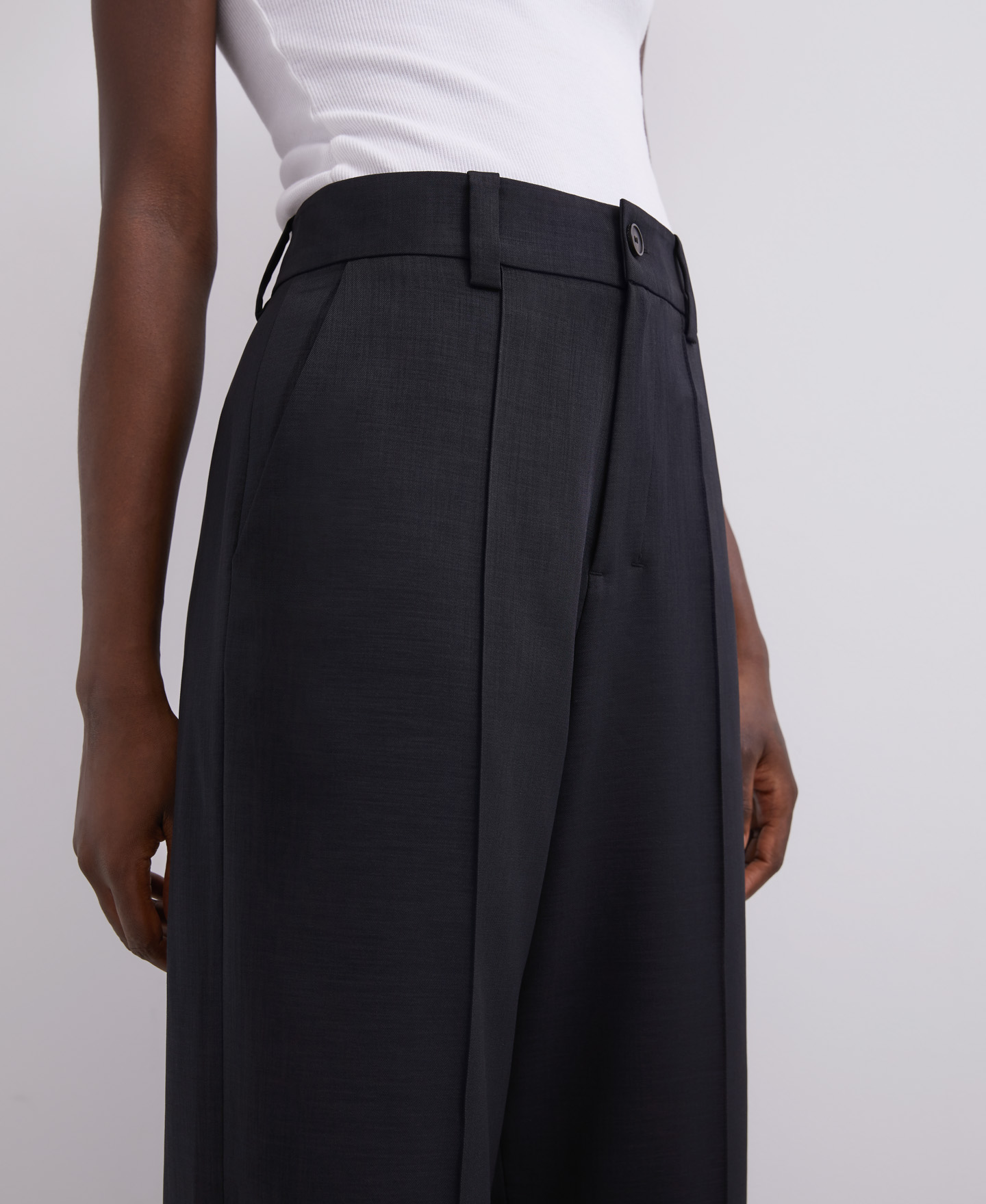 High-waisted tailored trousers image number 2