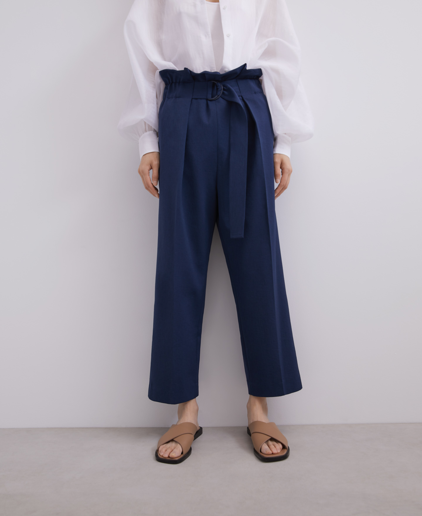 High rise trousers with darts image number 1