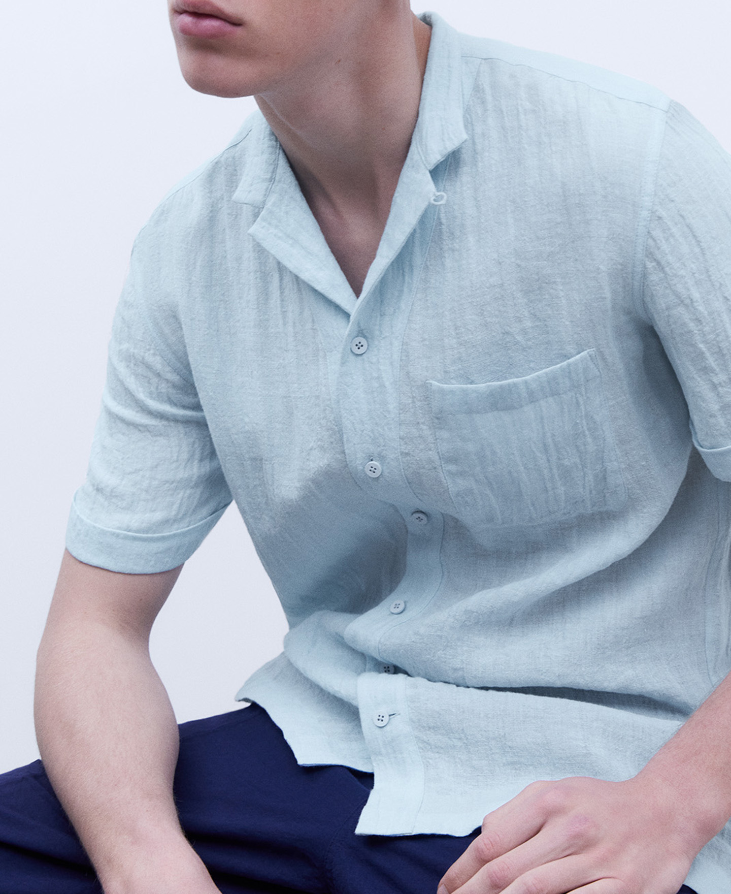 European linen Mandarin collar shirt image number 5