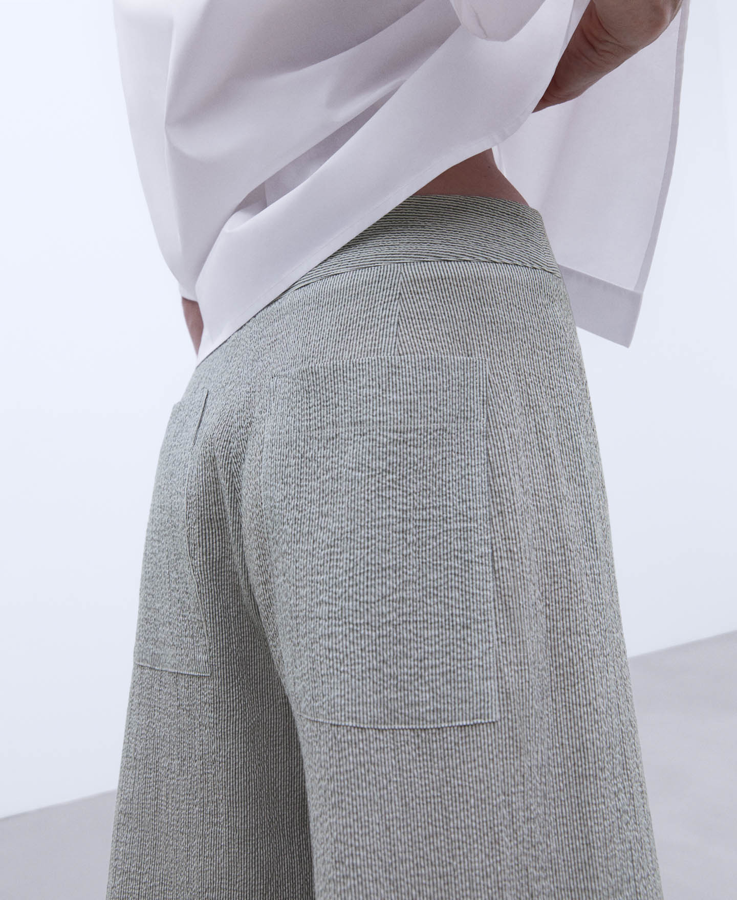Wide cut cotton trousers image number 3