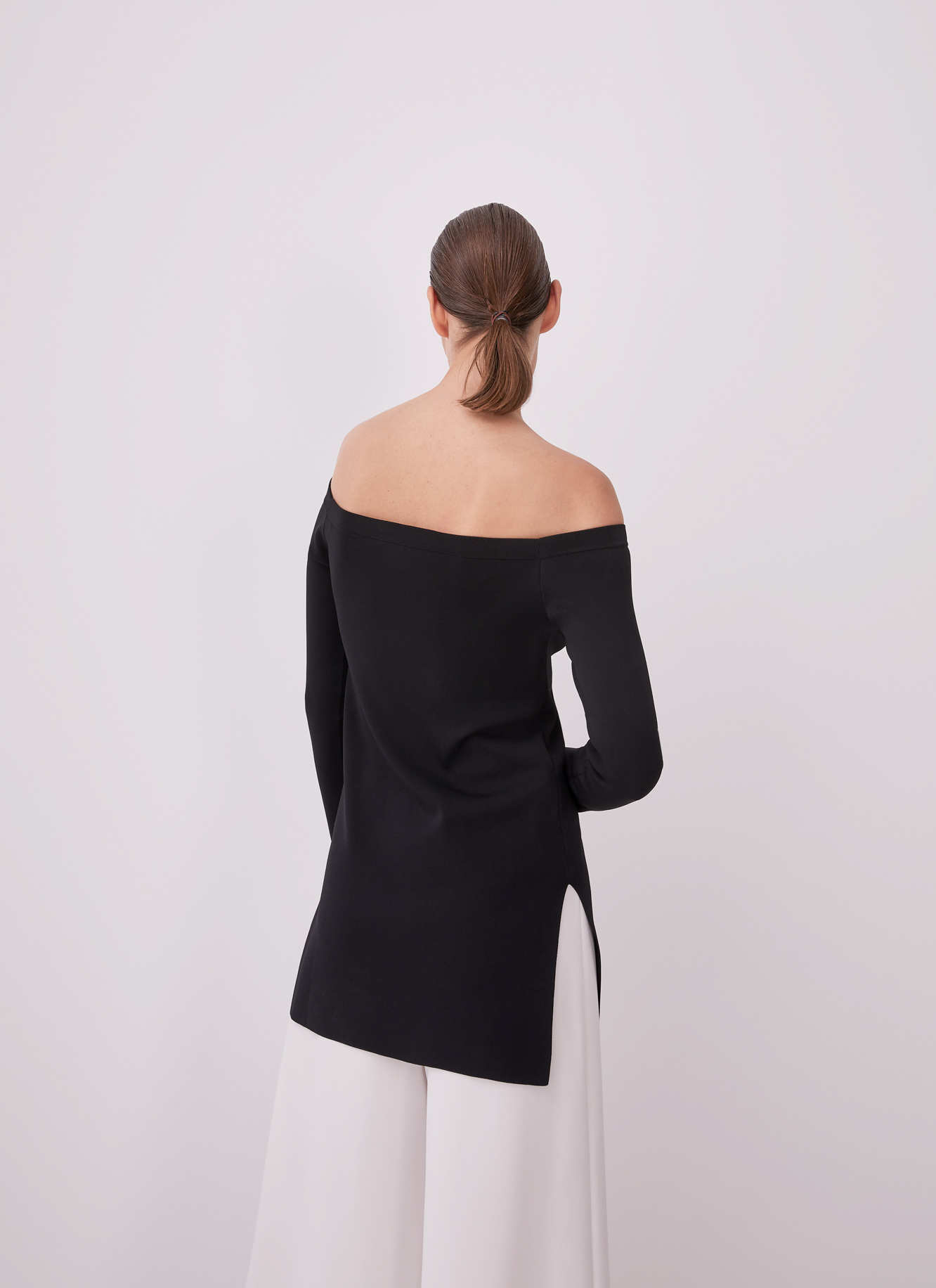 Thick-stretch knit sweater image number 4