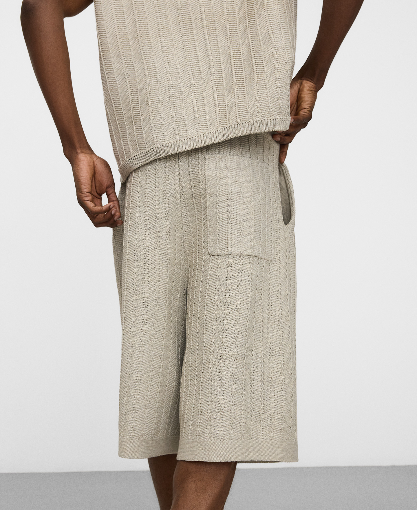 Raffia texture oversize bermuda shorts image number 3